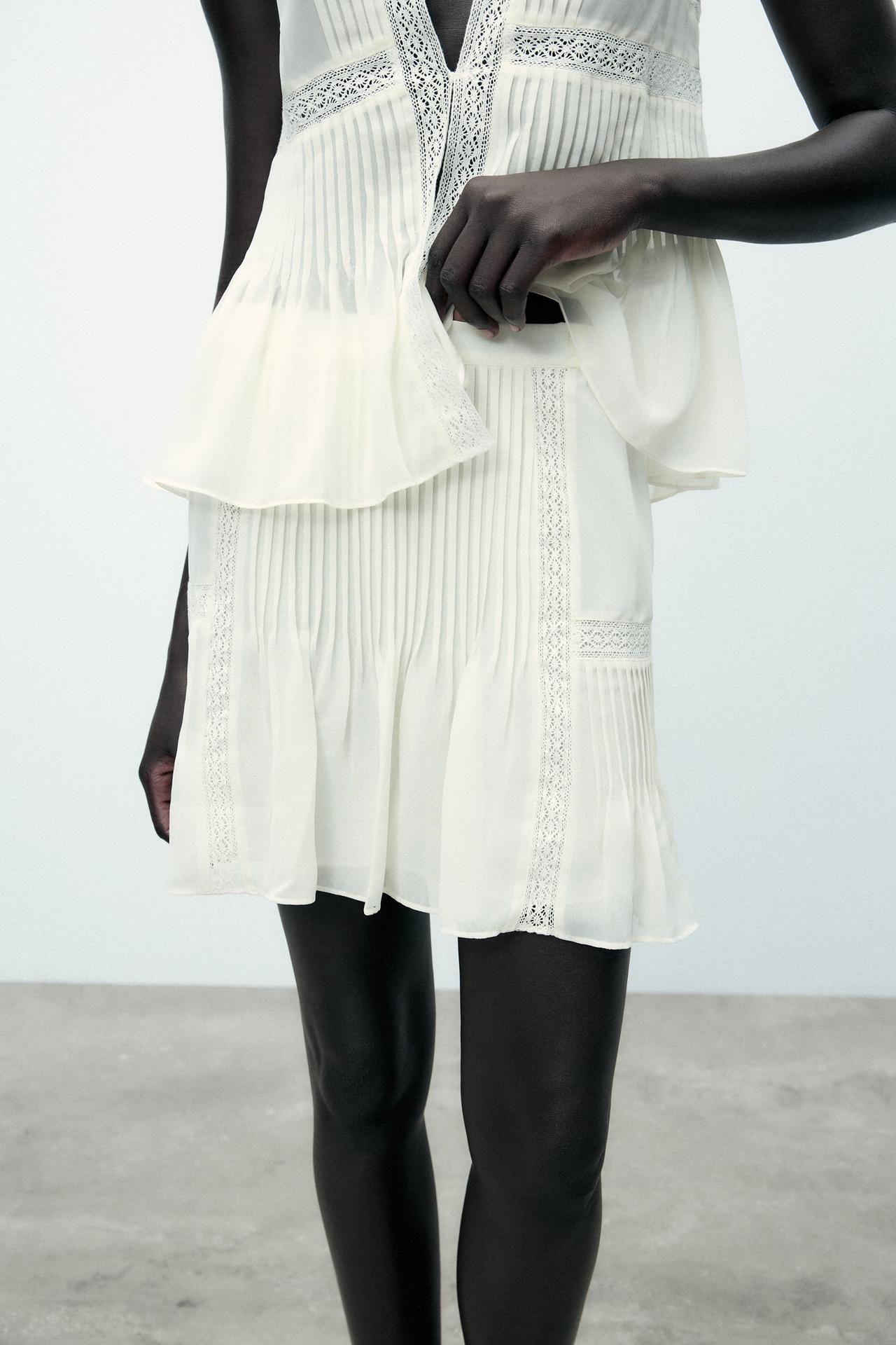 Lace Pleated Skirt