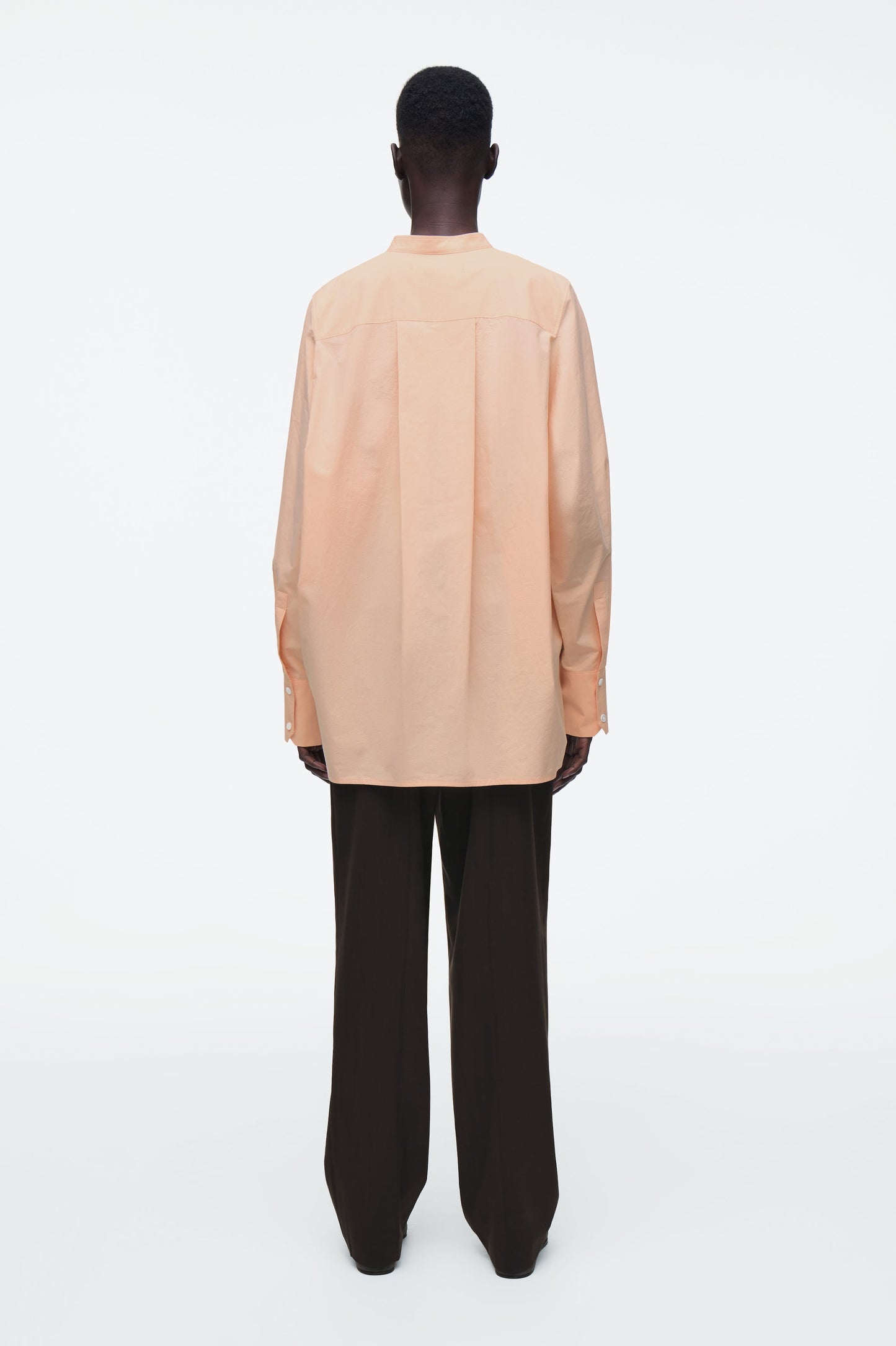 Collarless half-placket shirt