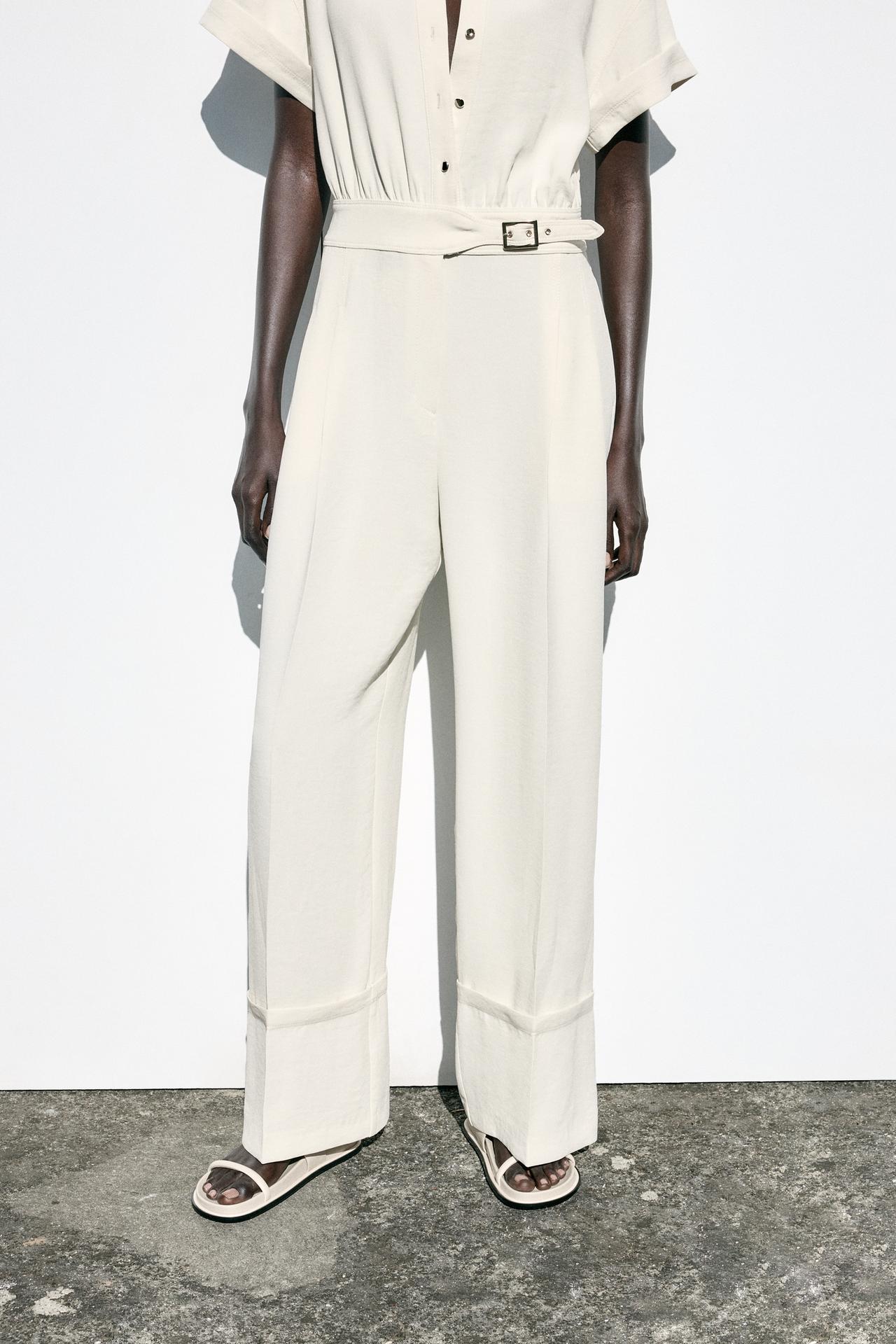 Flat Sandals with Buckle