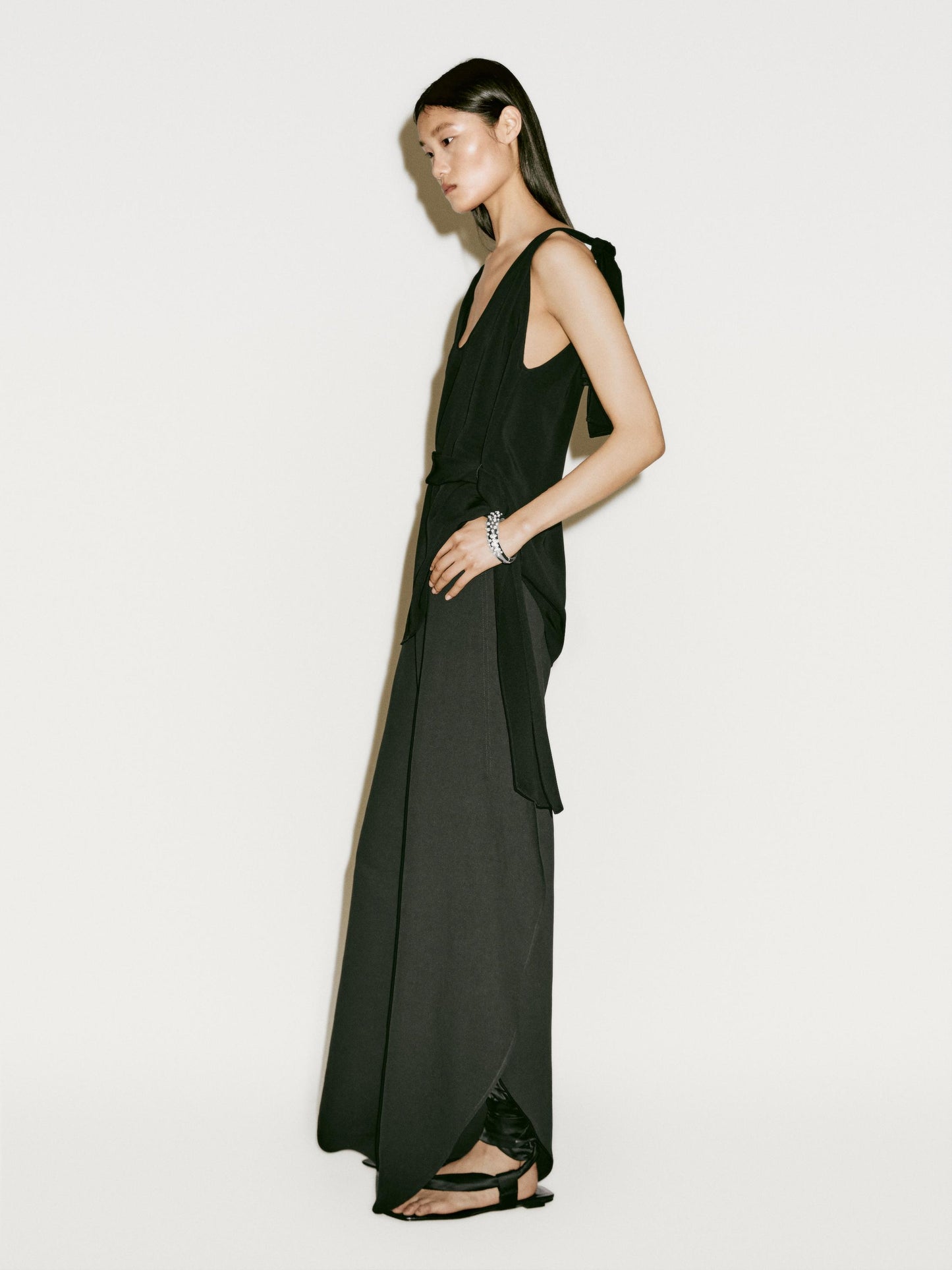Trousers with split hems