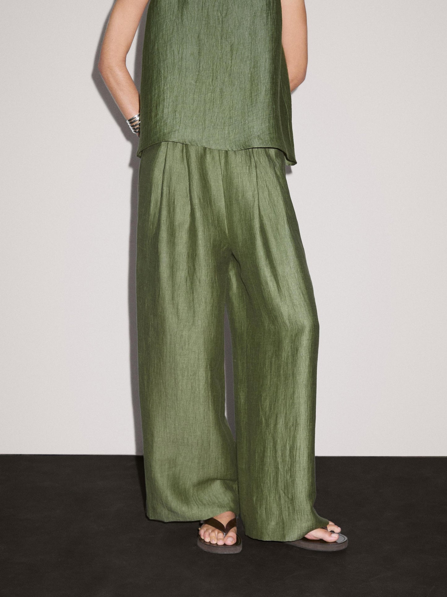 Straight fit flowing linen blend trousers