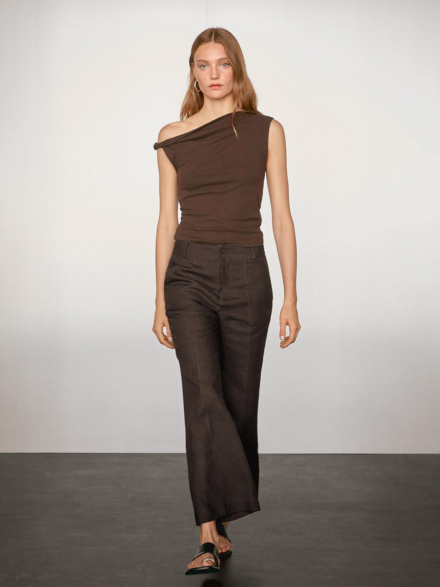 Flare fit trousers 100% linen