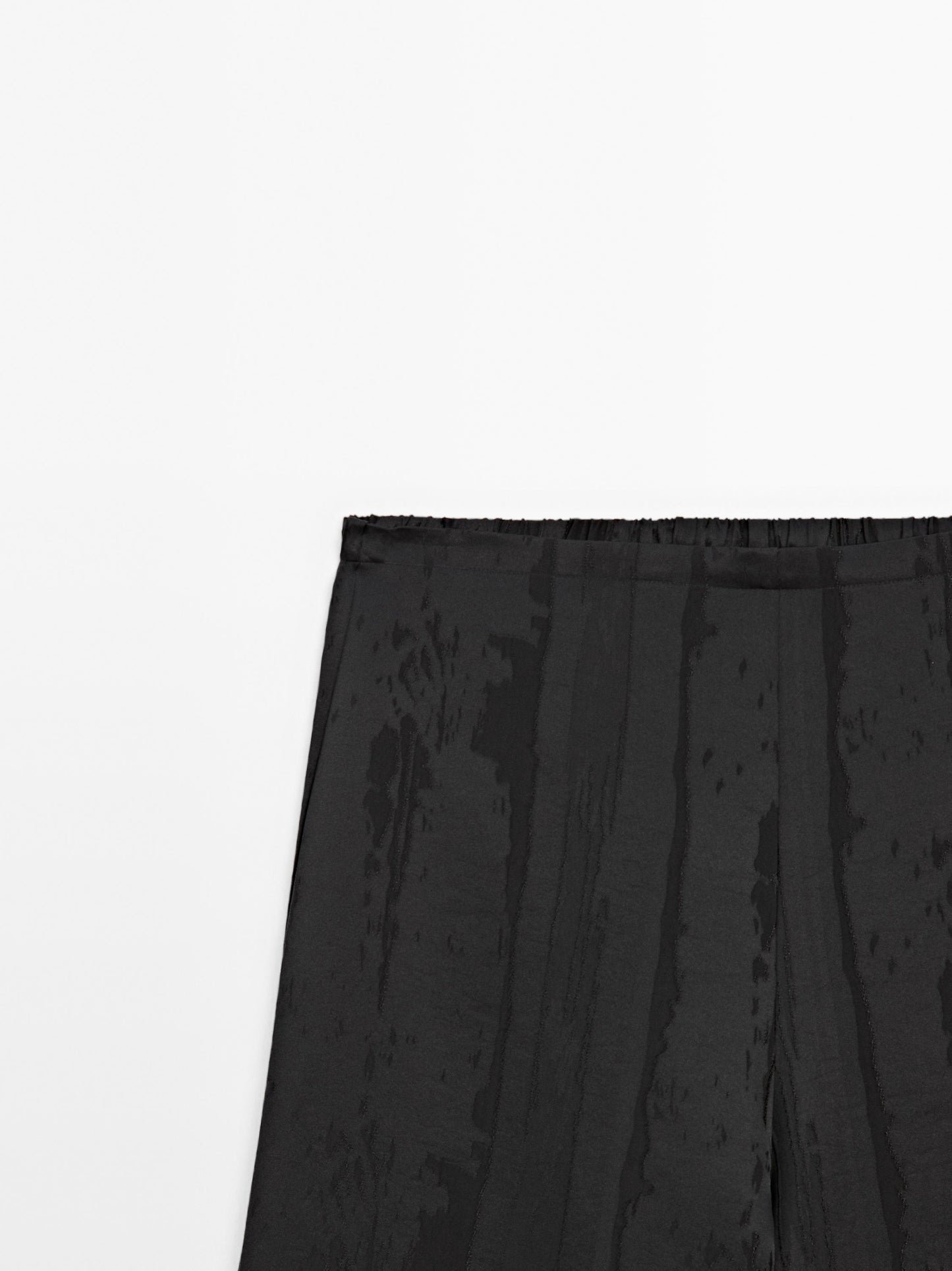 Flowing wide-leg trousers
