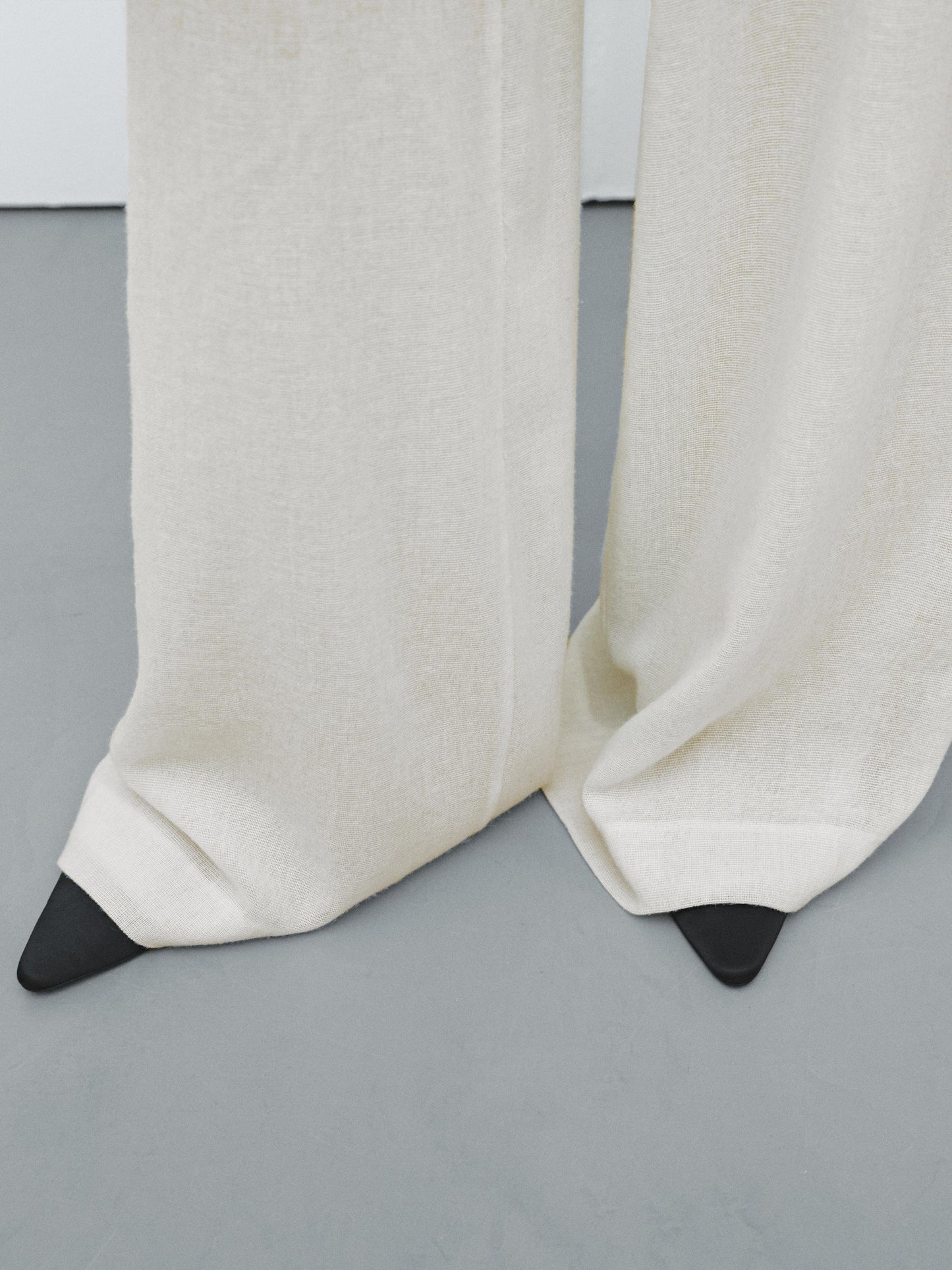 Wool blend garza textured trousers