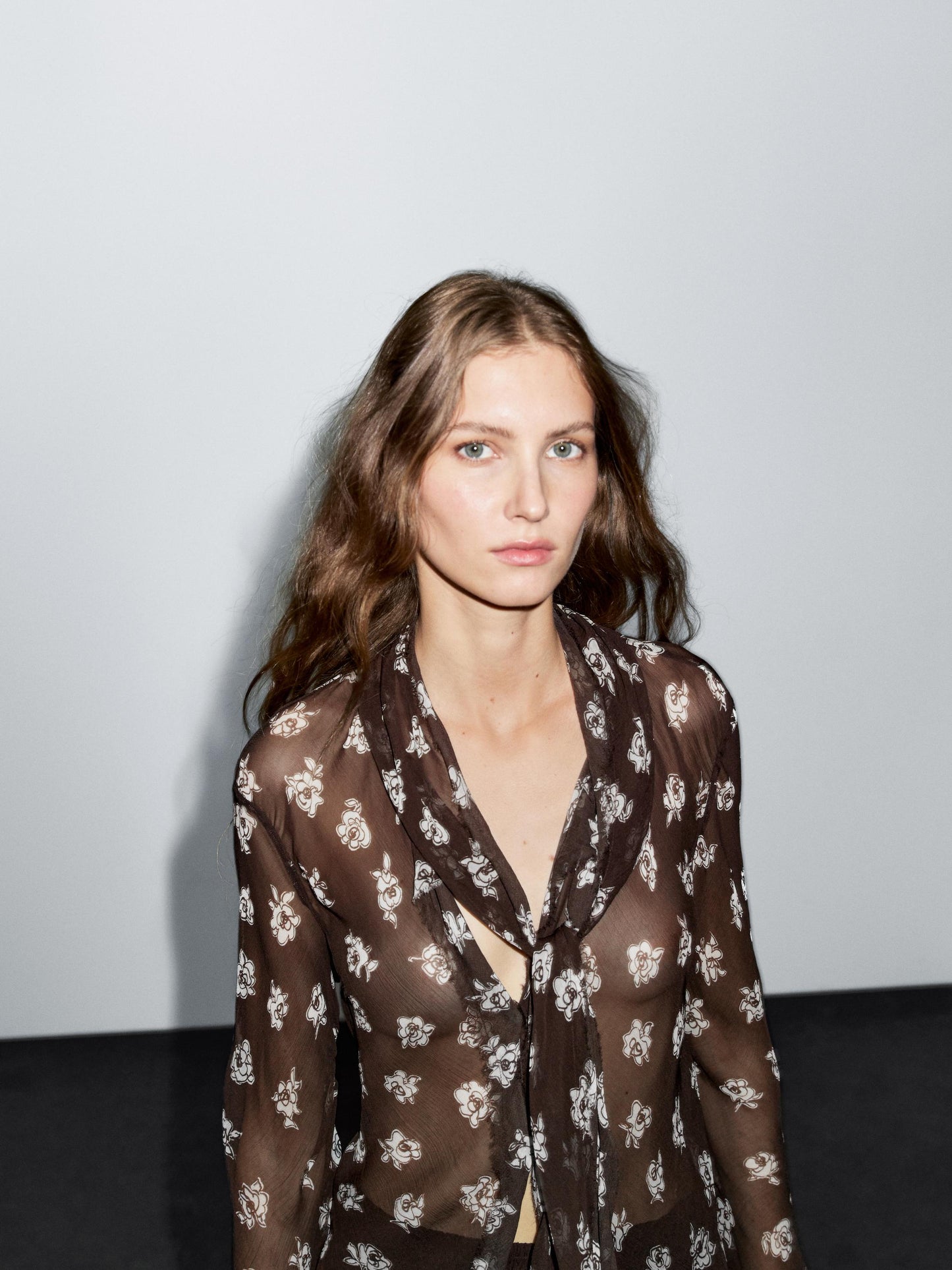 Flowing shirt with scarf collar