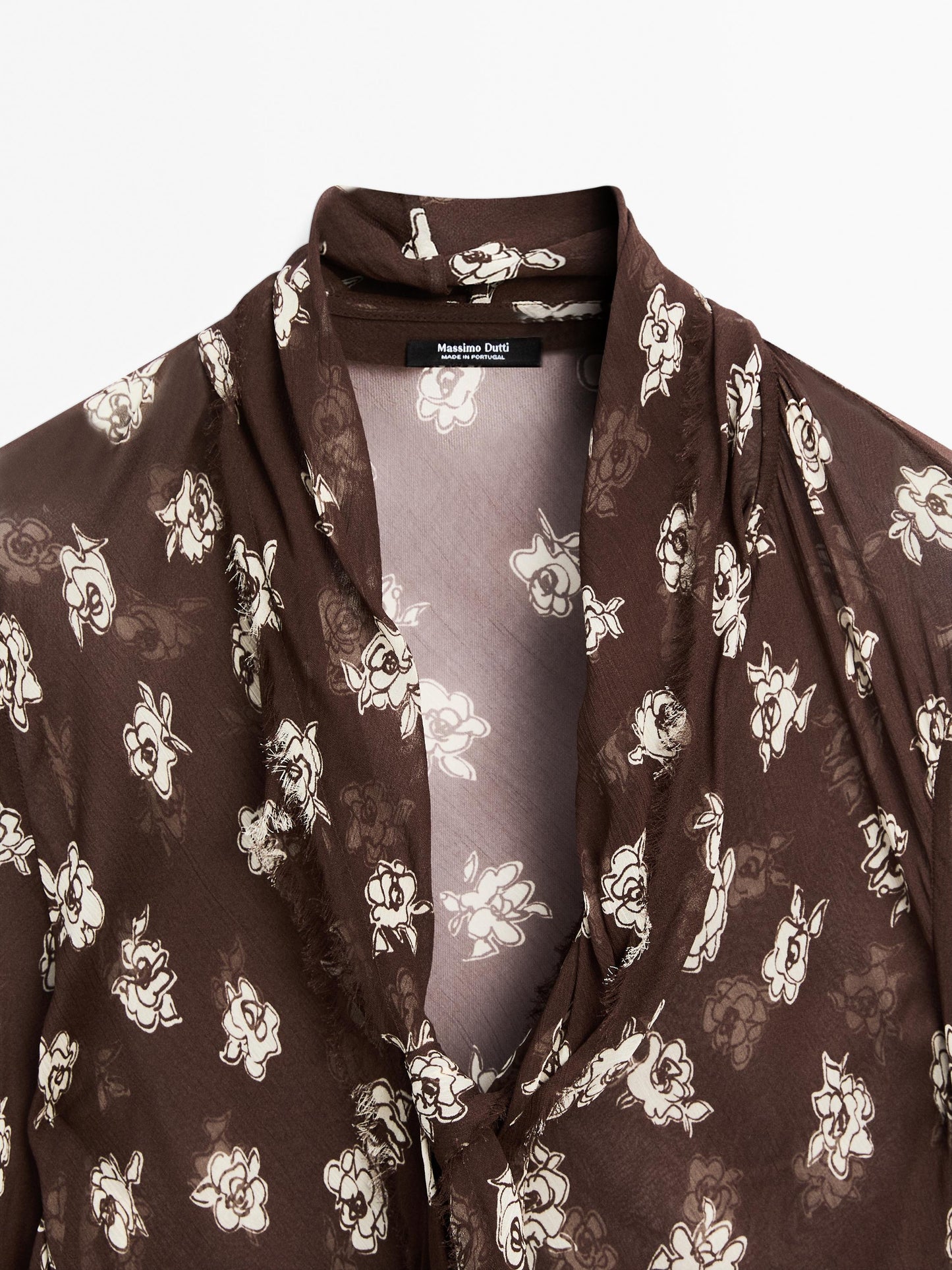 Flowing shirt with scarf collar