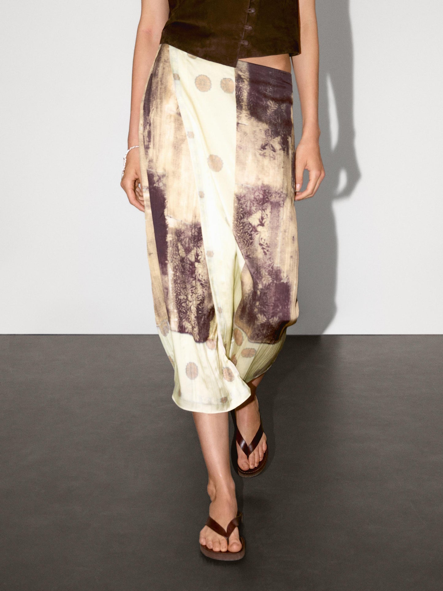 Printed satin midi skirt