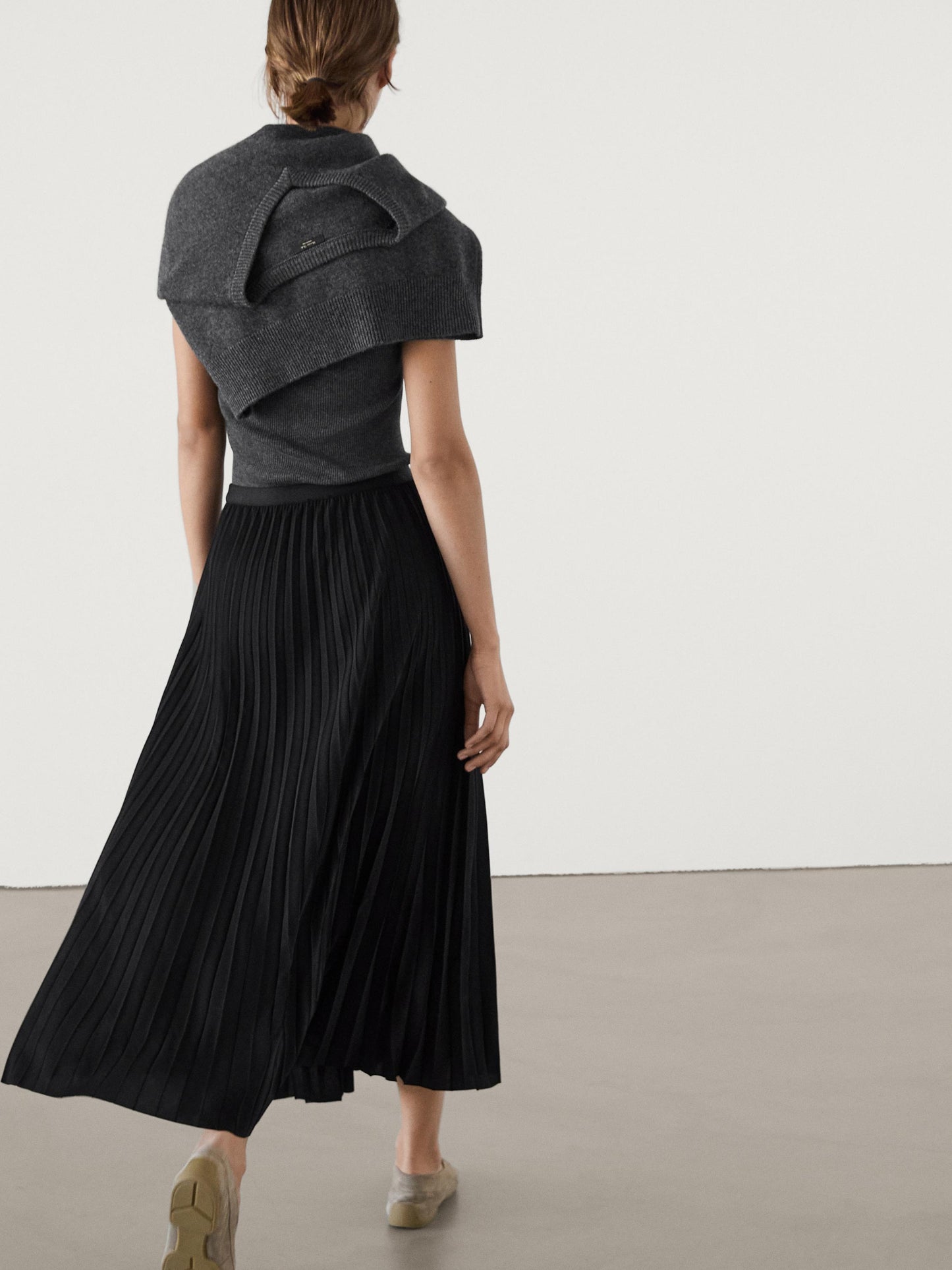 Long pleated flared skirt