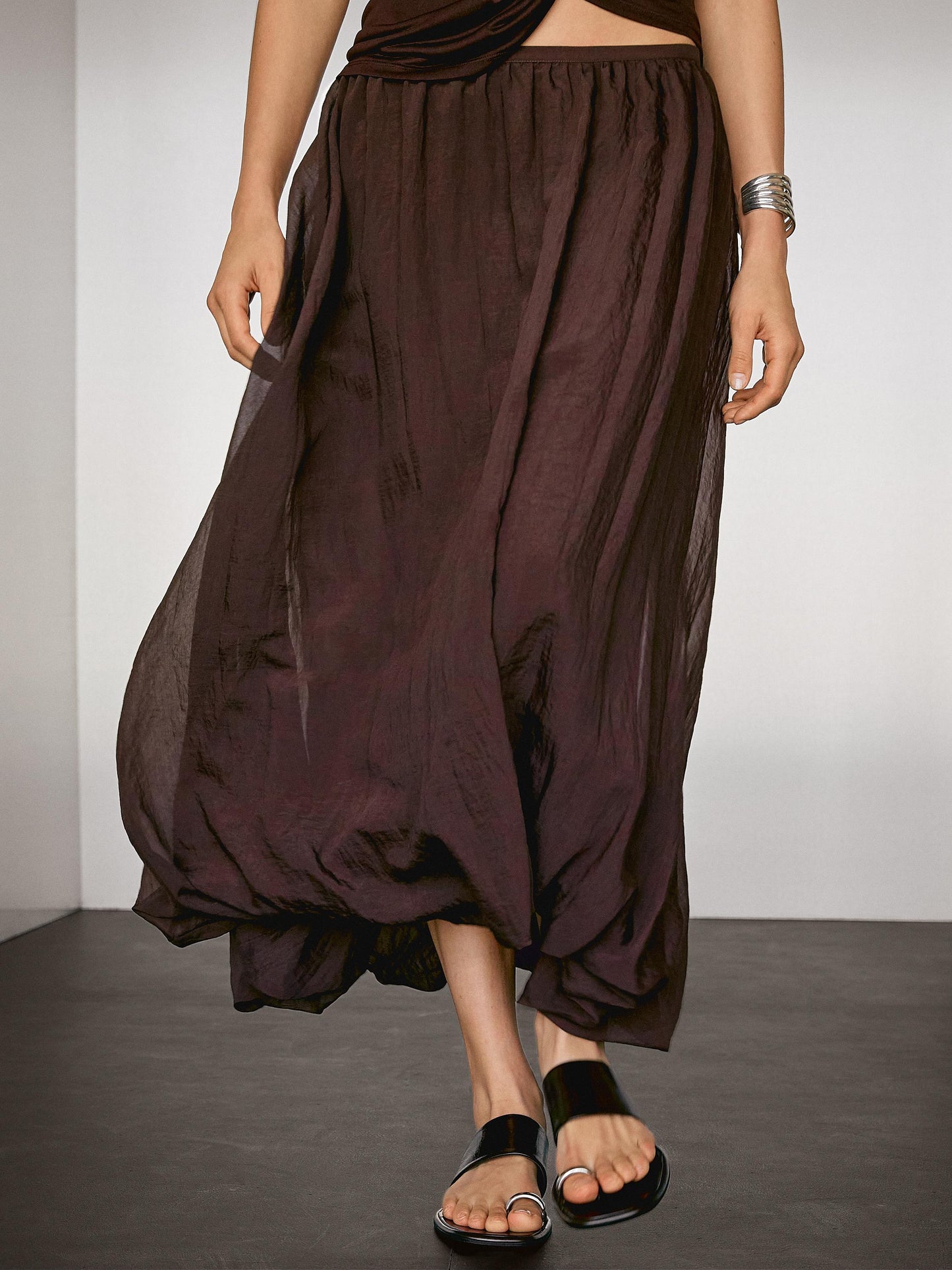 Pleated balloon midi skirt