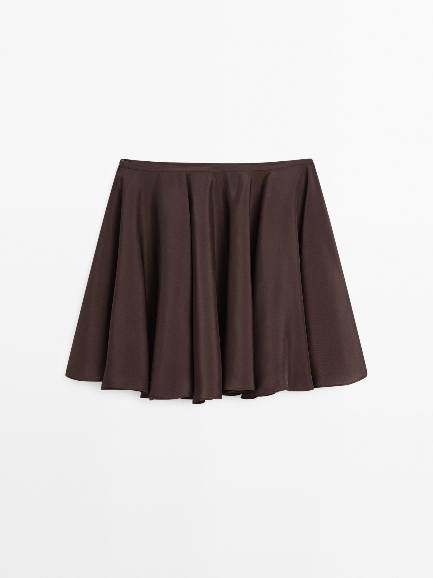 Flowing short skirt with flounce