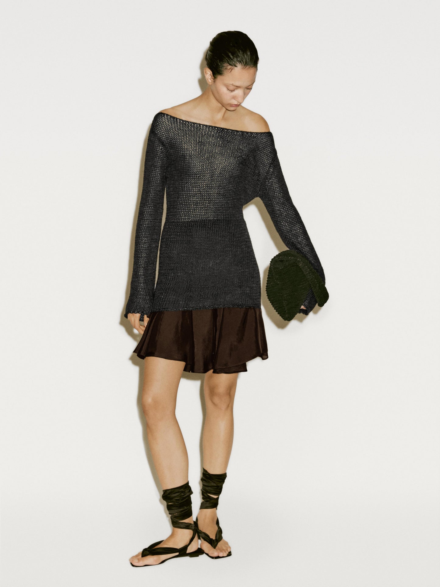 Flowing short skirt with flounce