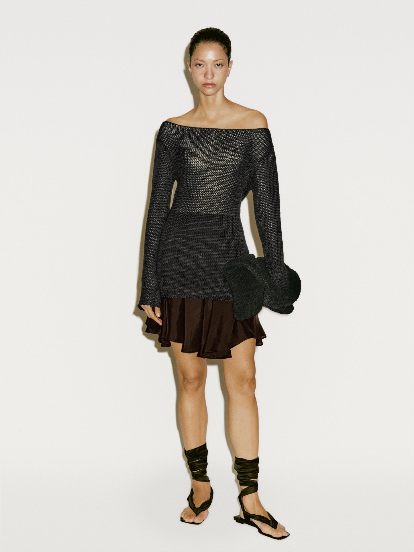 Flowing short skirt with flounce