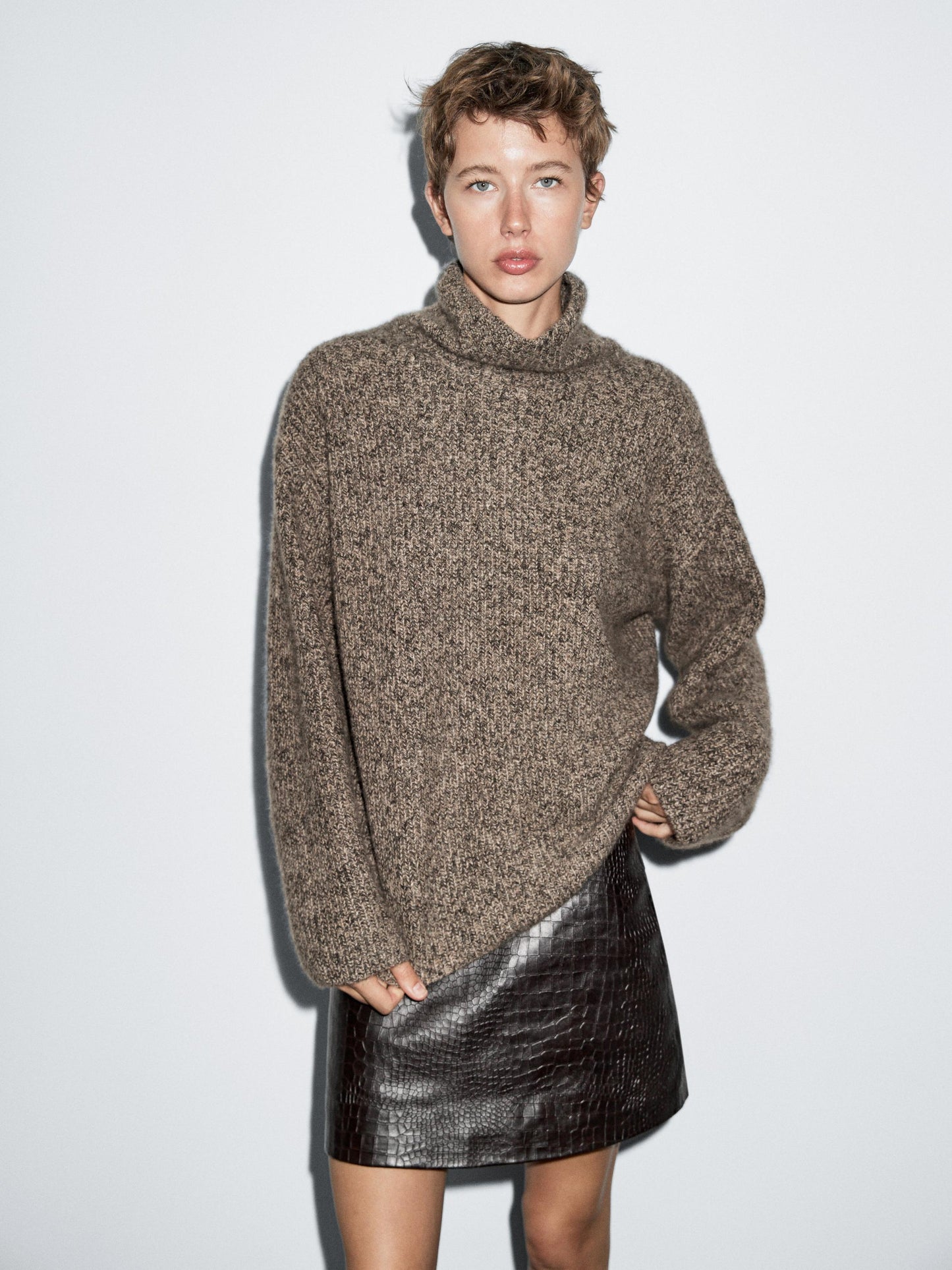 100% cashmere turtleneck sweater
