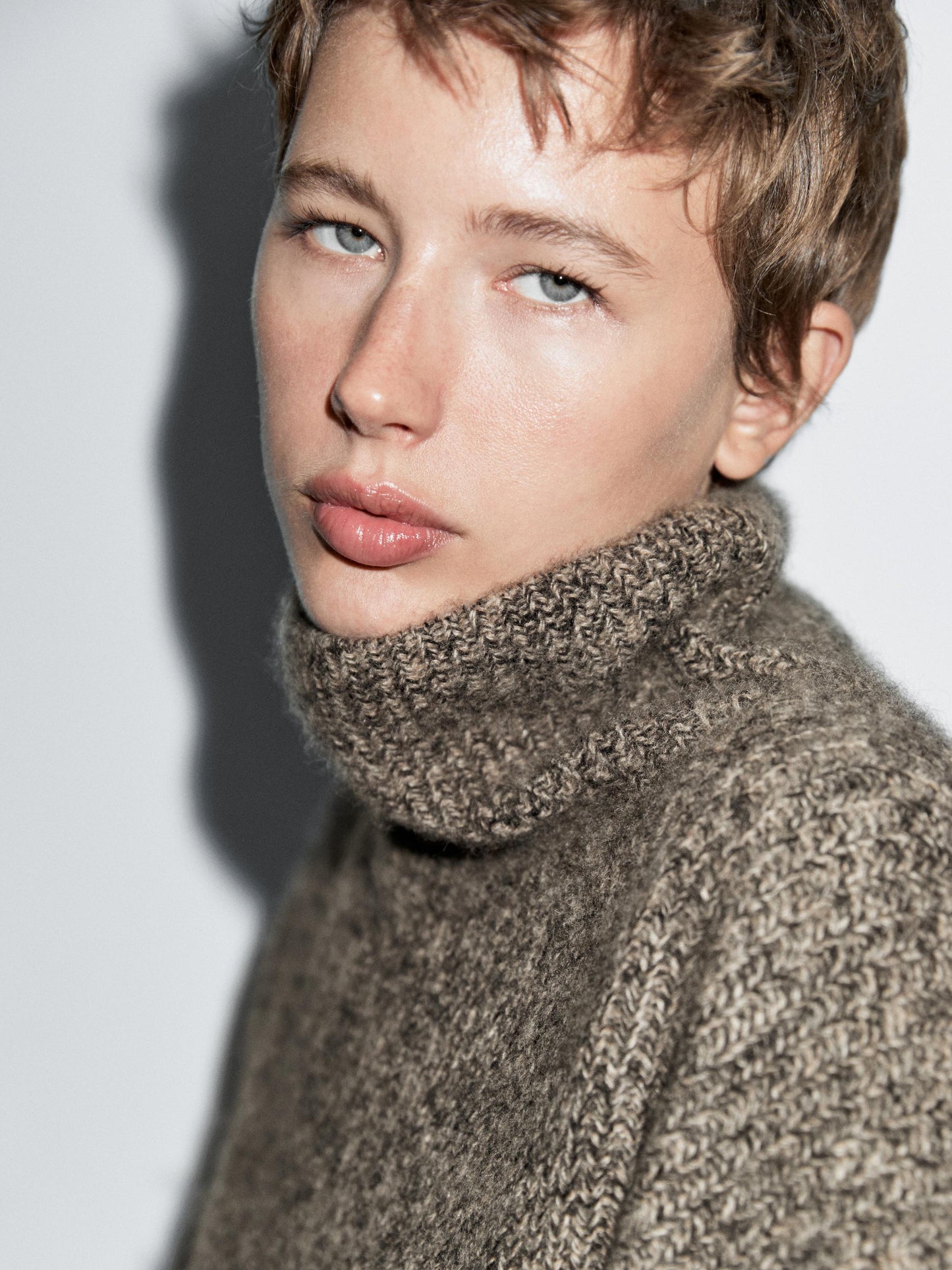 100% cashmere turtleneck sweater