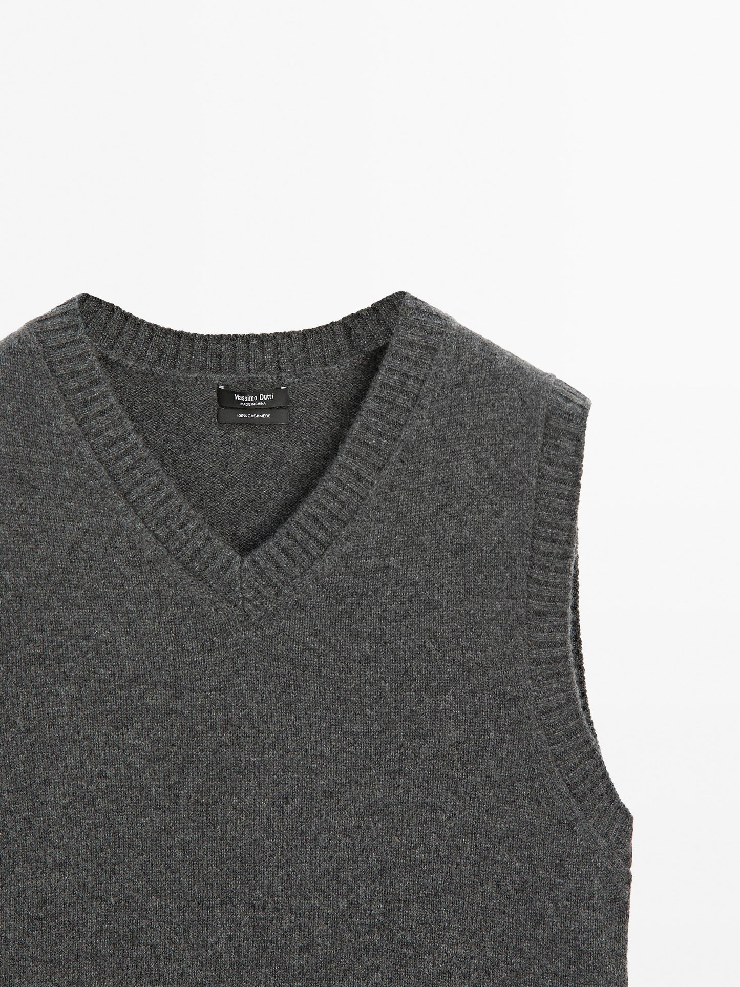 100% cashmere V-neck vest