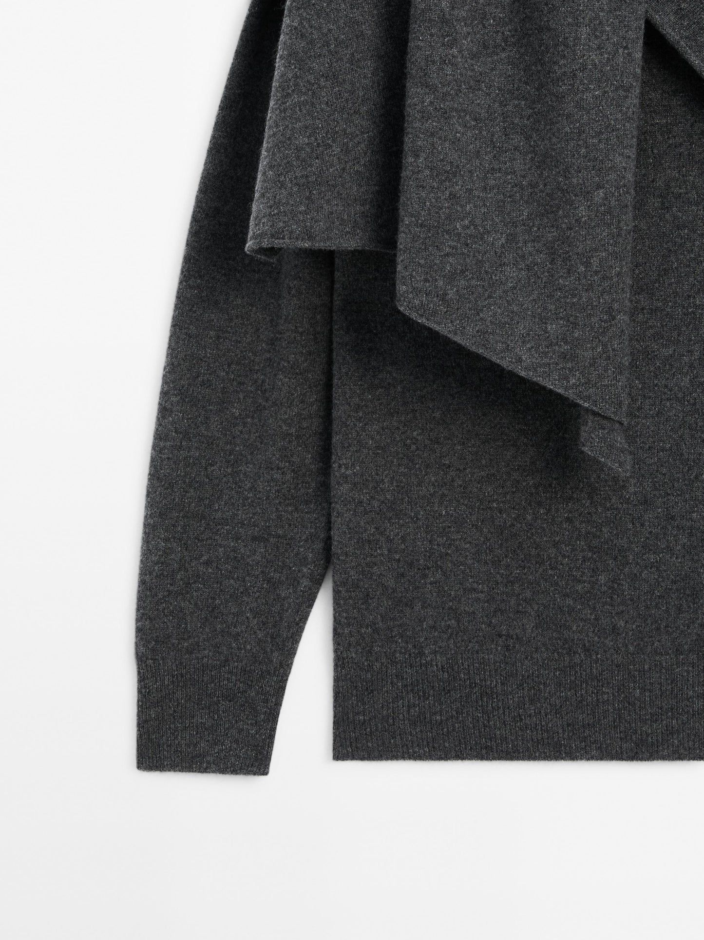 100% wool sweater with scarf