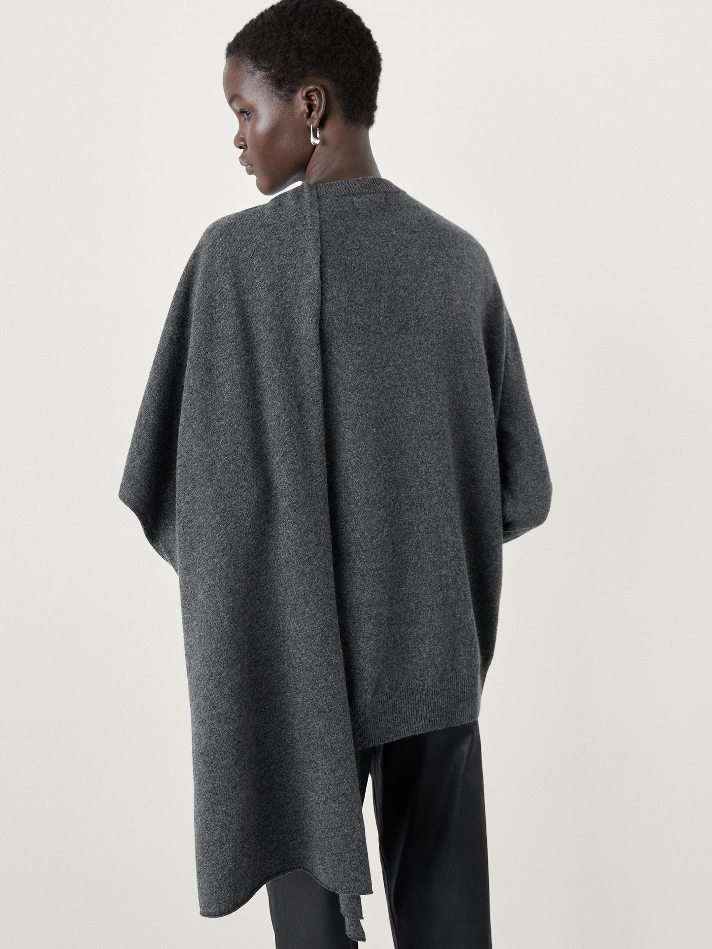 100% wool sweater with scarf
