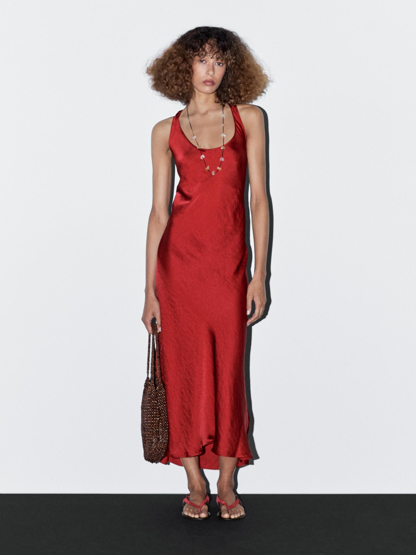 Long satin dress with round neckline
