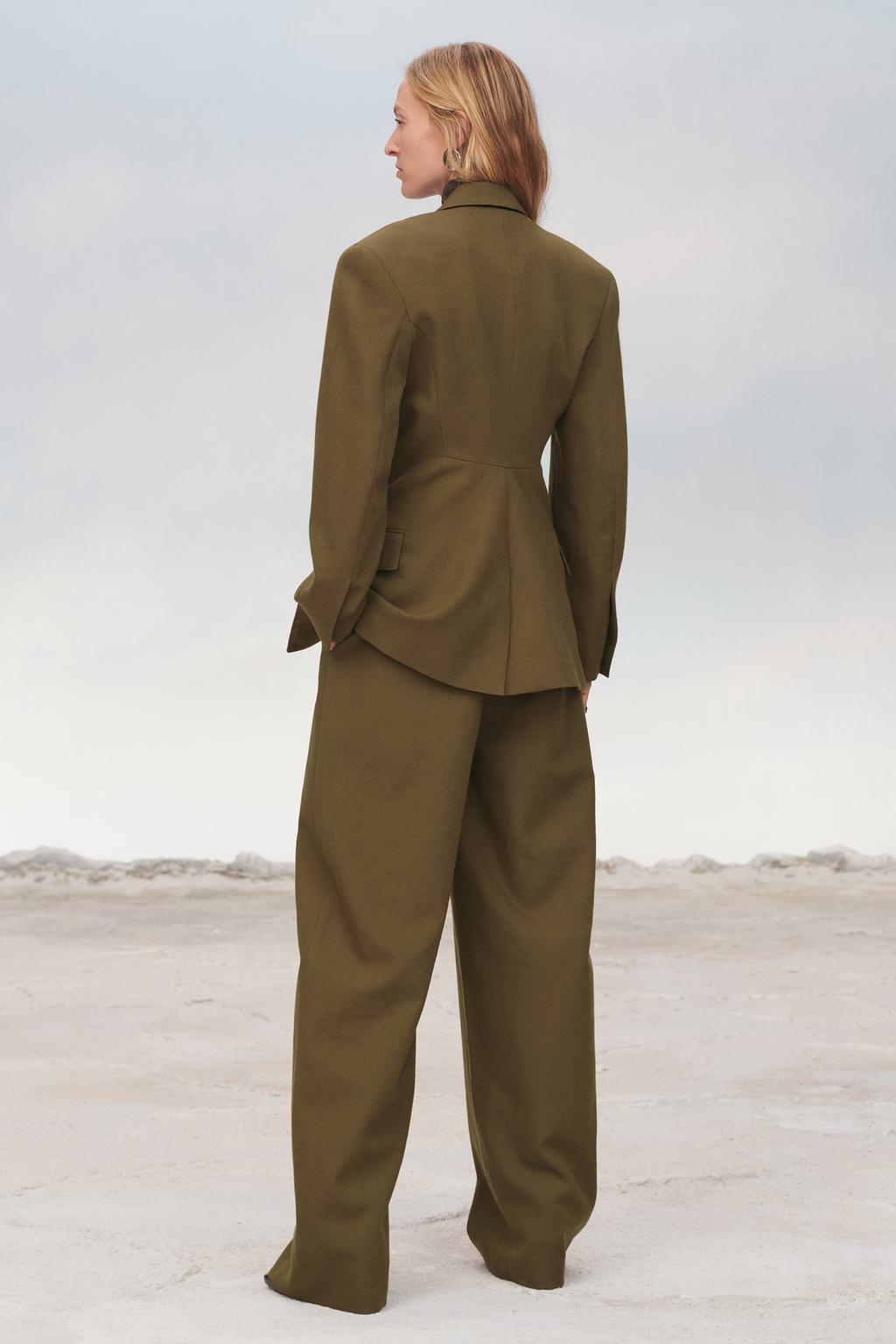 Limited edition 100% wool fitted blazer