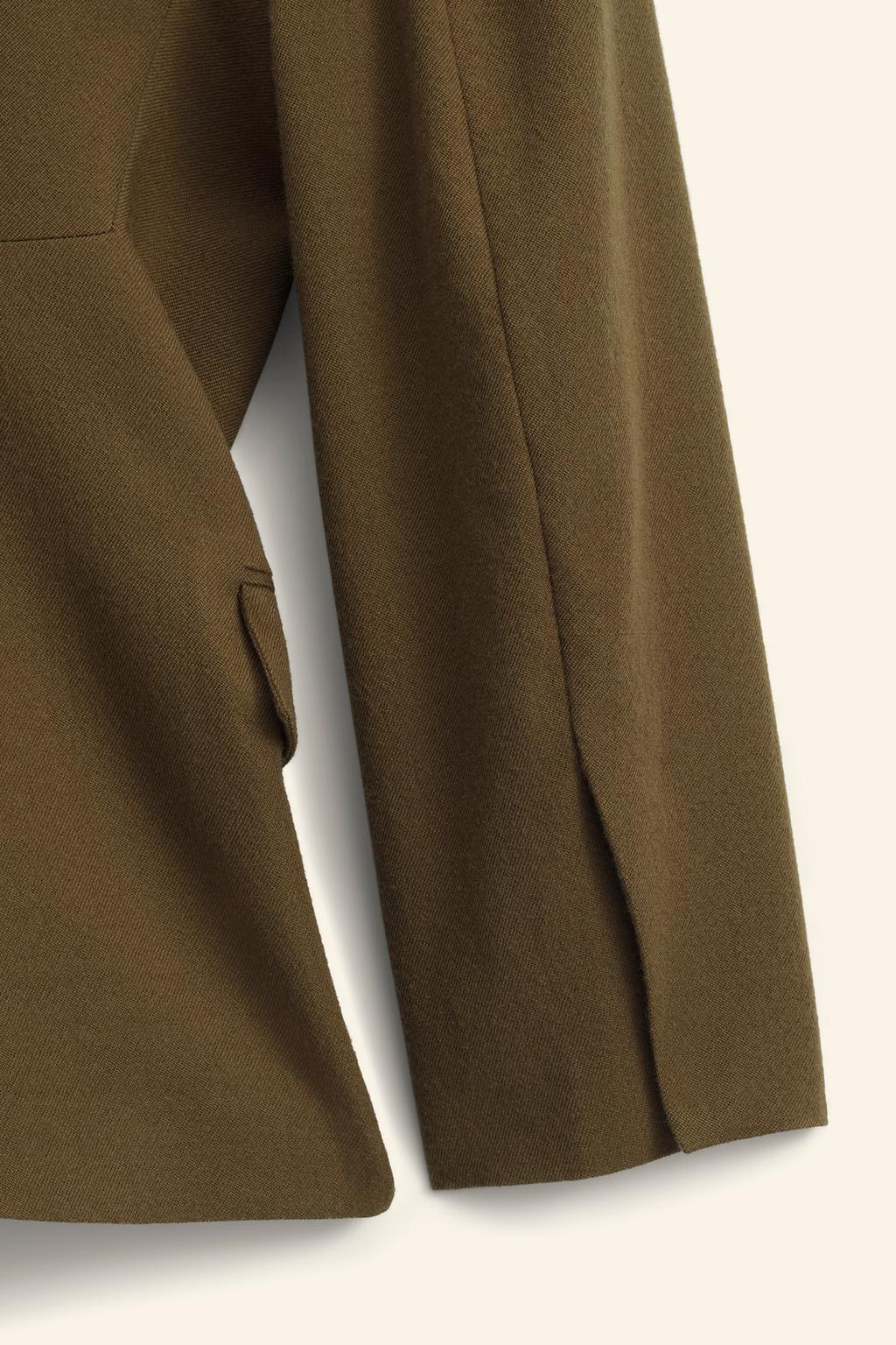 Limited edition 100% wool fitted blazer