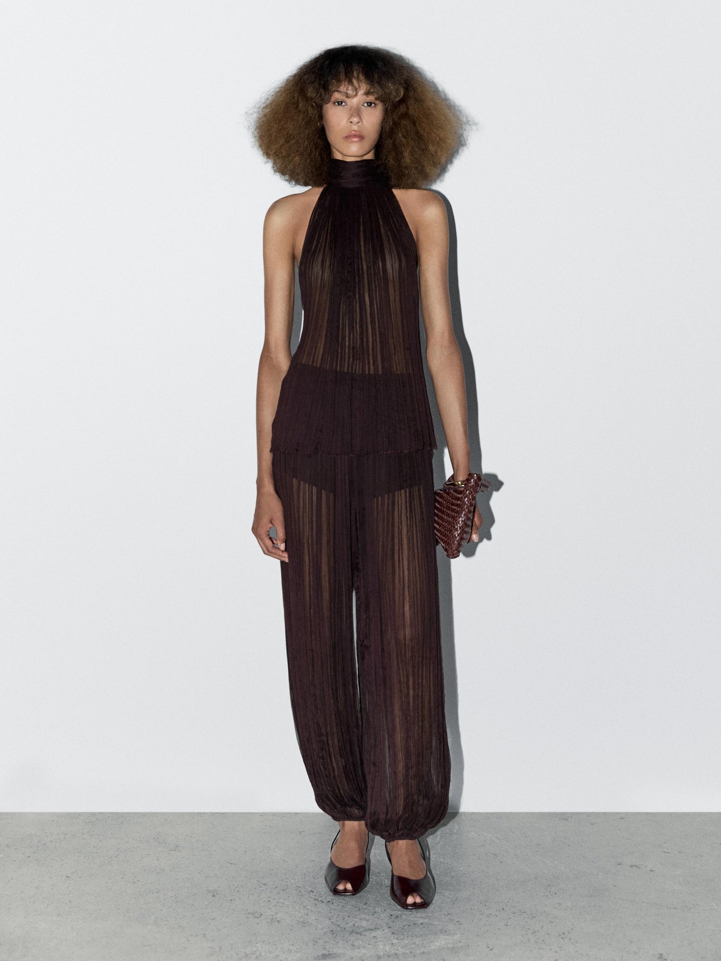 Flowing pleated balloon trousers