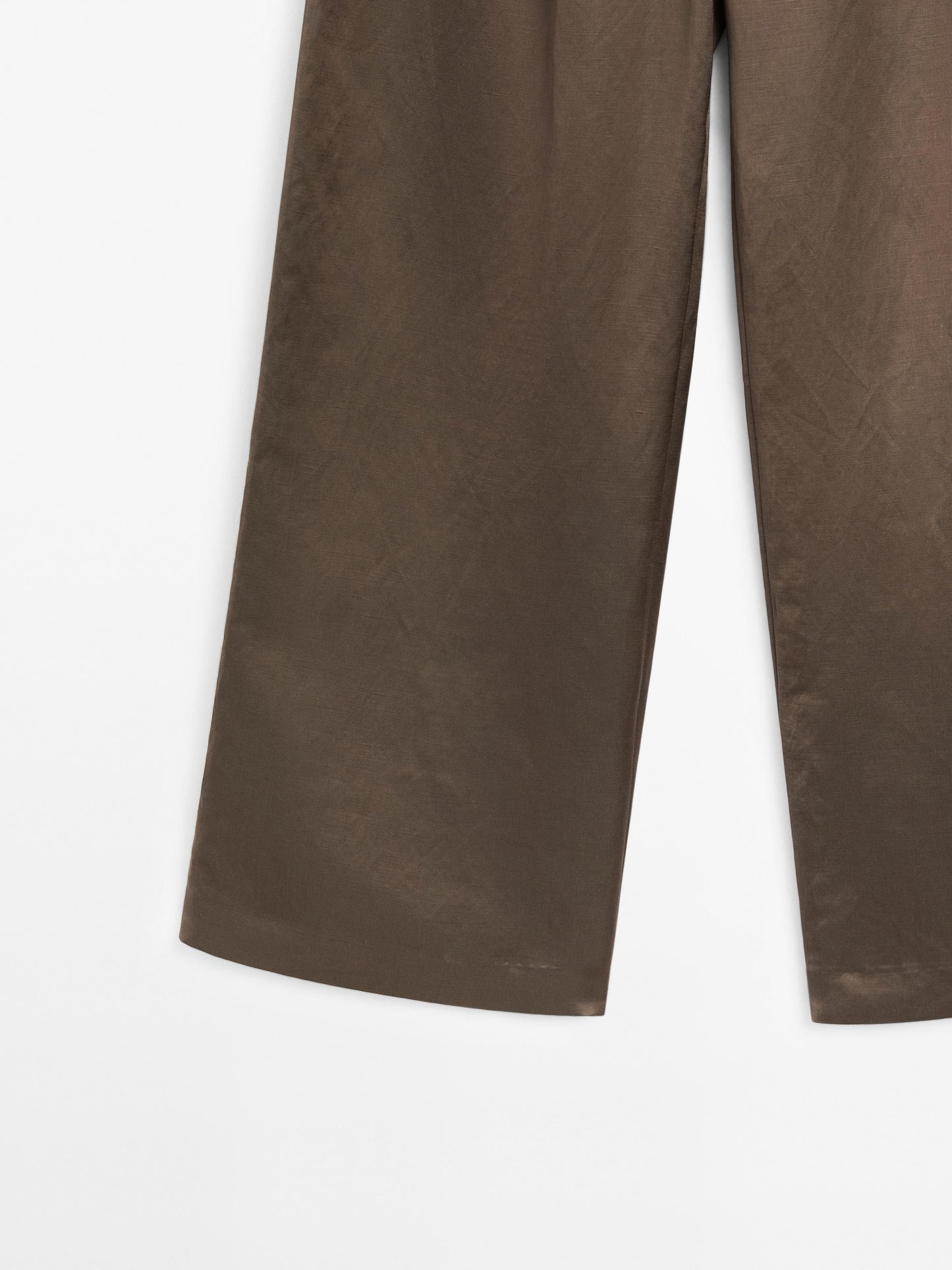Trousers with elastic hems