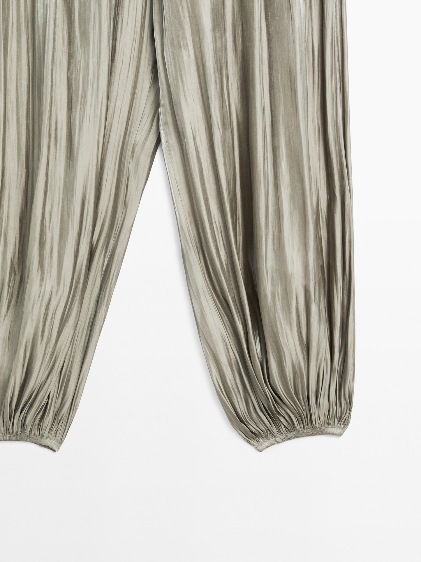 Shiny balloon trousers