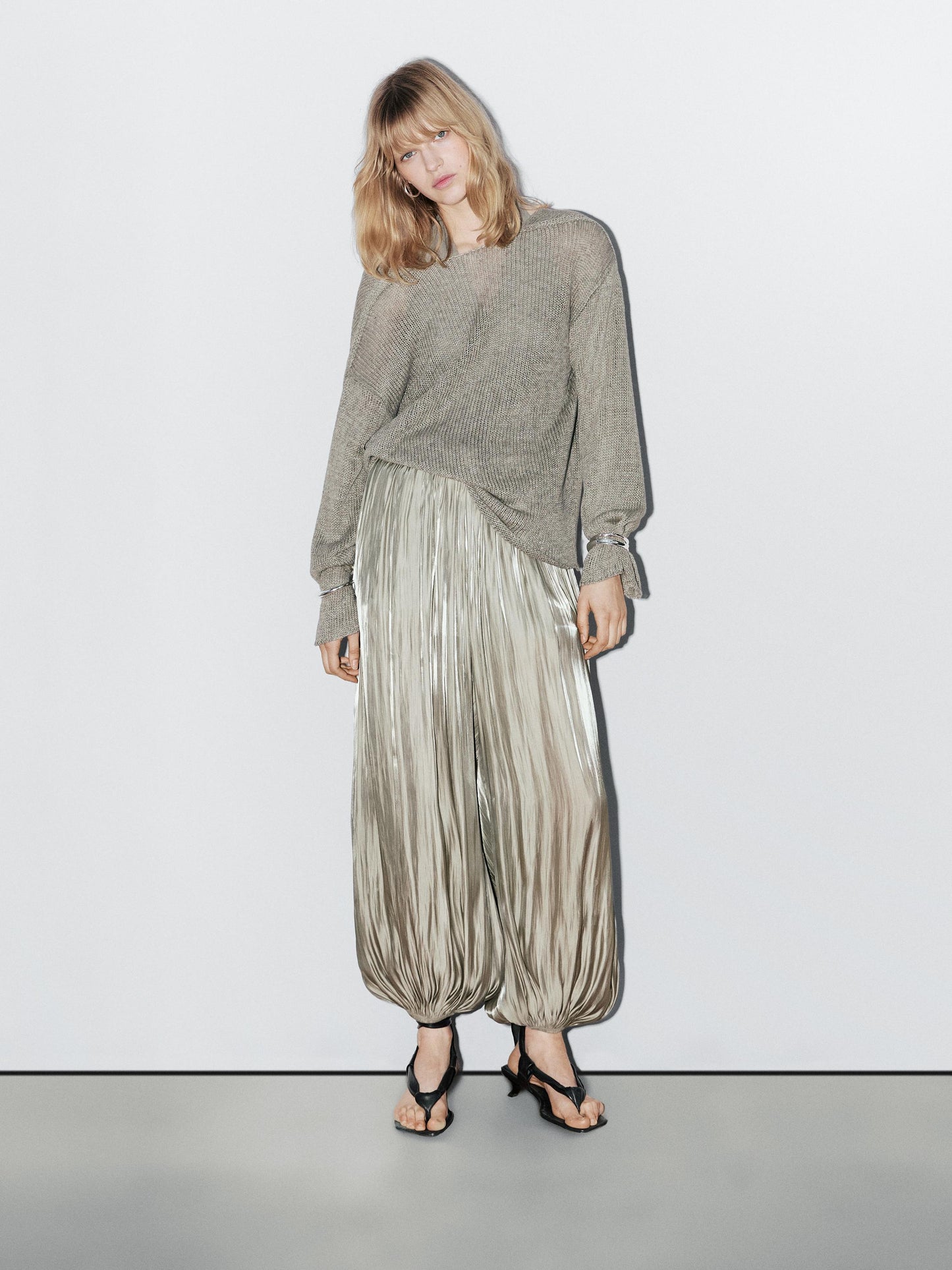 Shiny balloon trousers