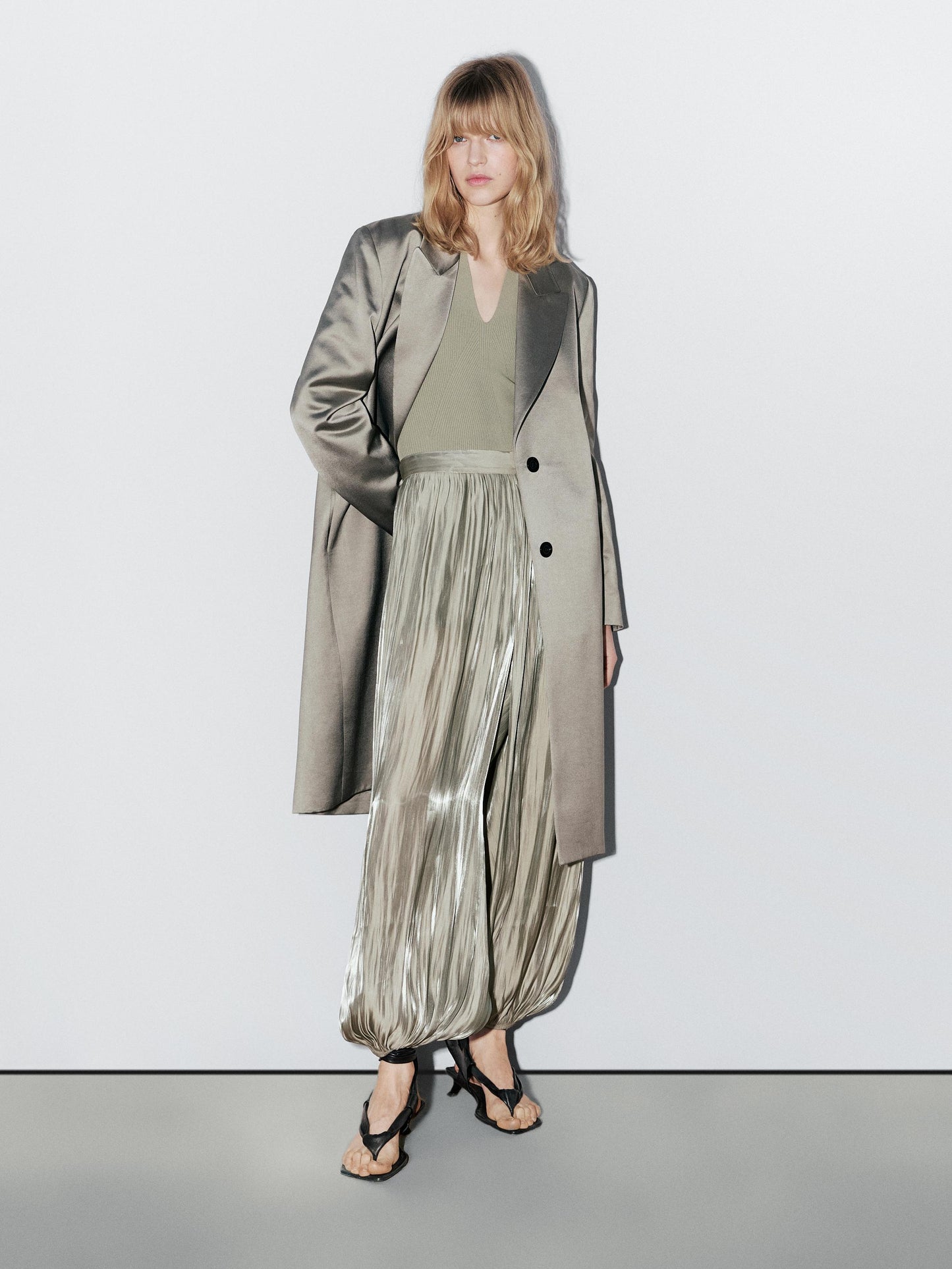 Shiny balloon trousers