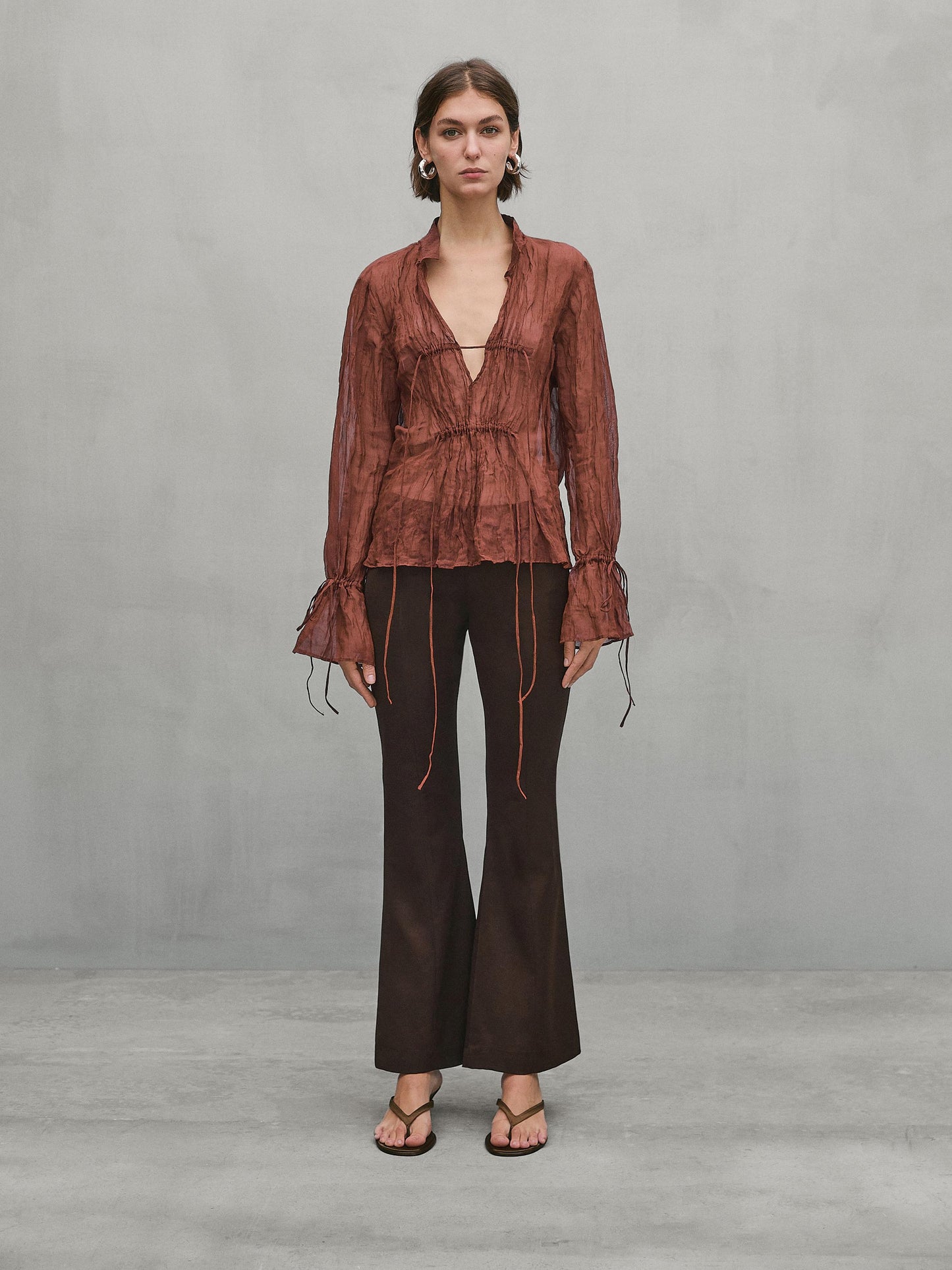 Flared trousers with seam details - Studio · Brown · Dressy | Massimo Dutti