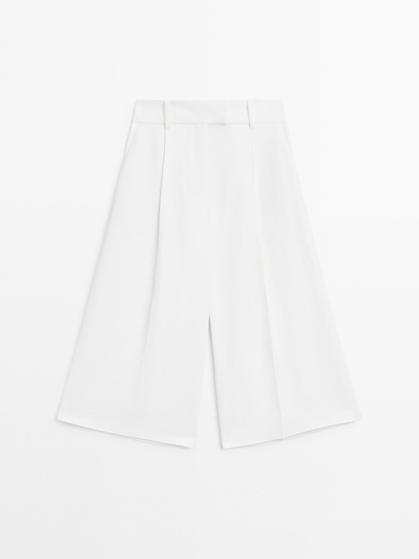 Smart Bermuda shorts with darts
