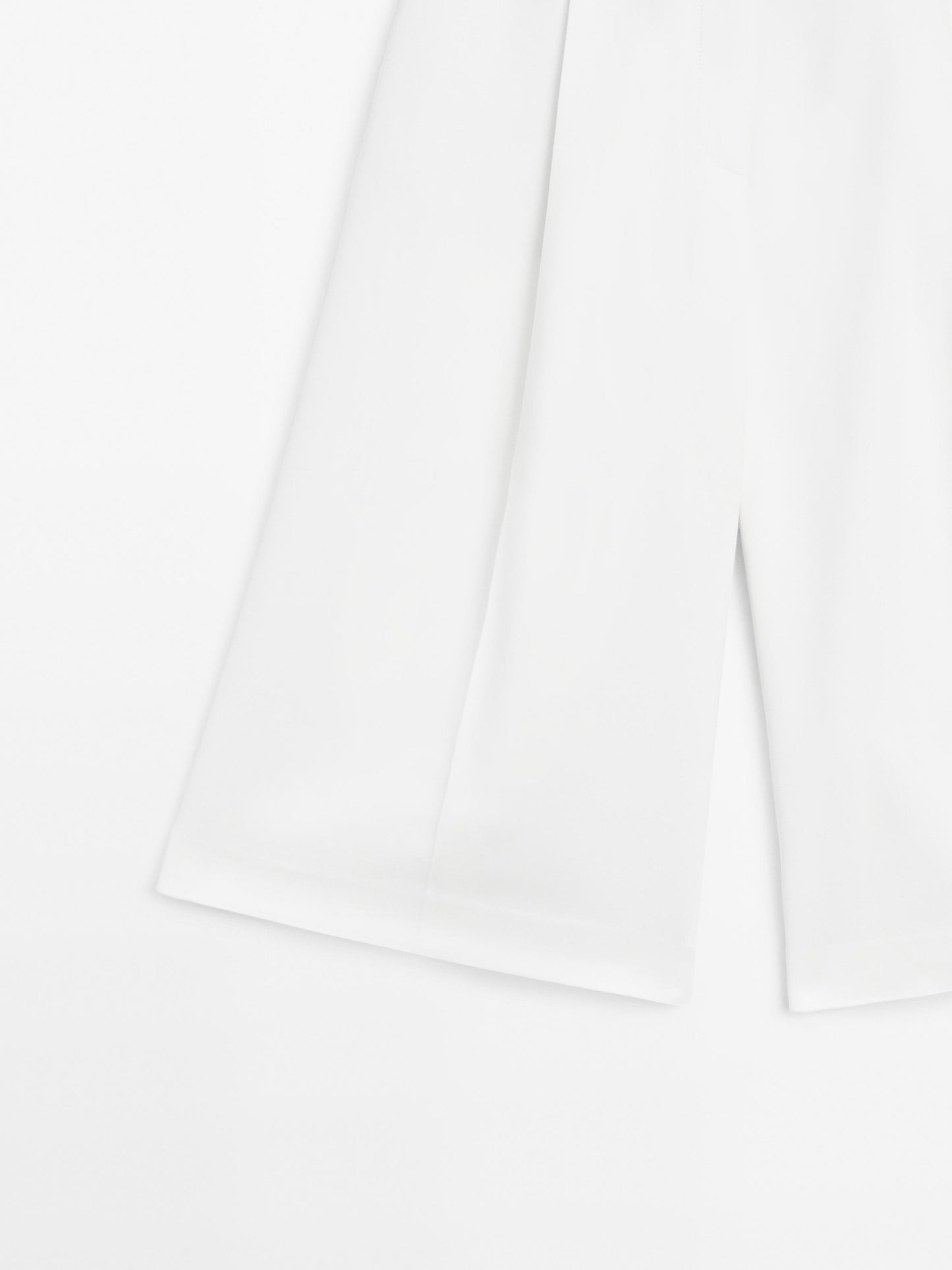 Smart Bermuda shorts with darts