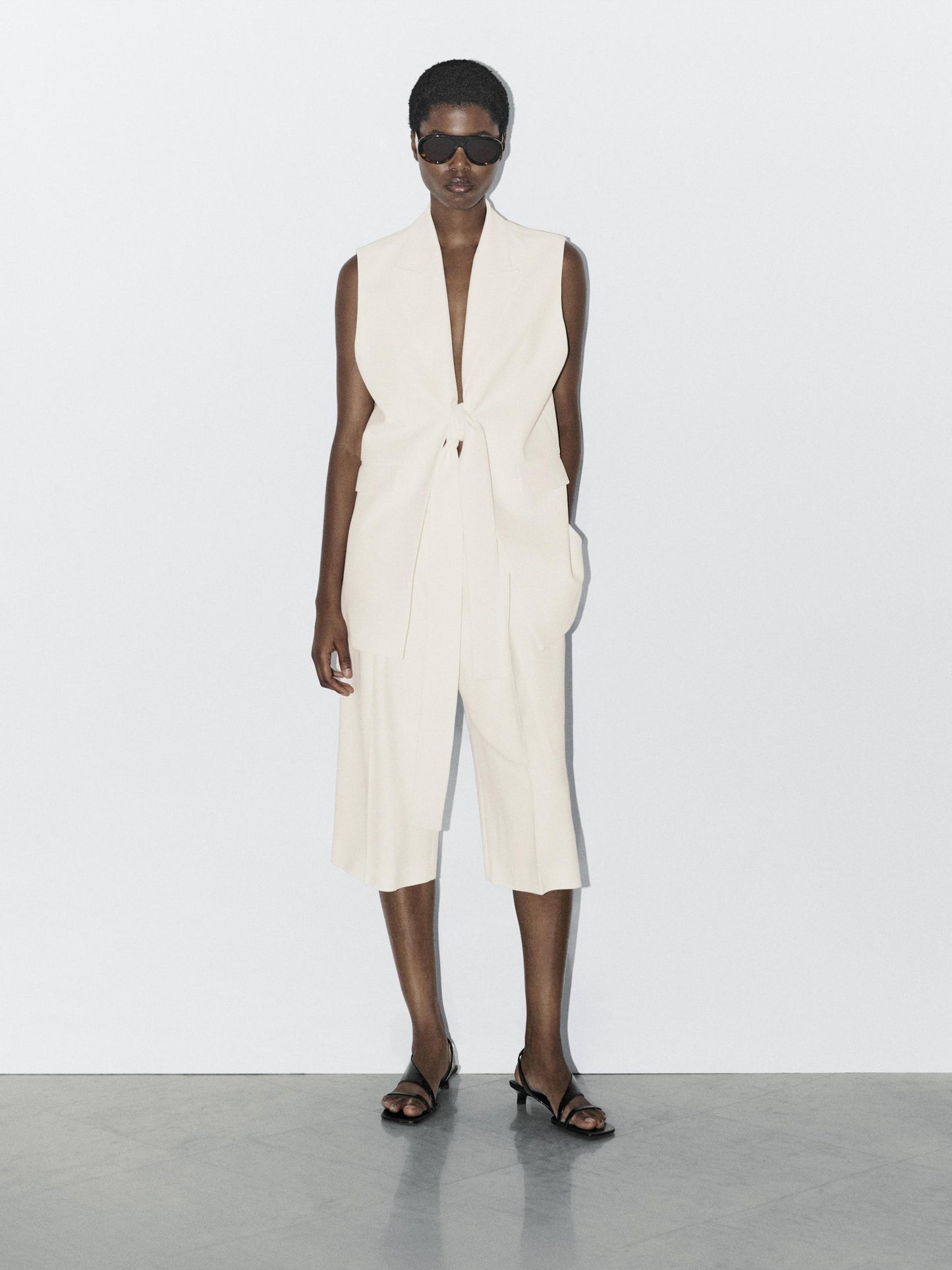 Smart Bermuda shorts with darts