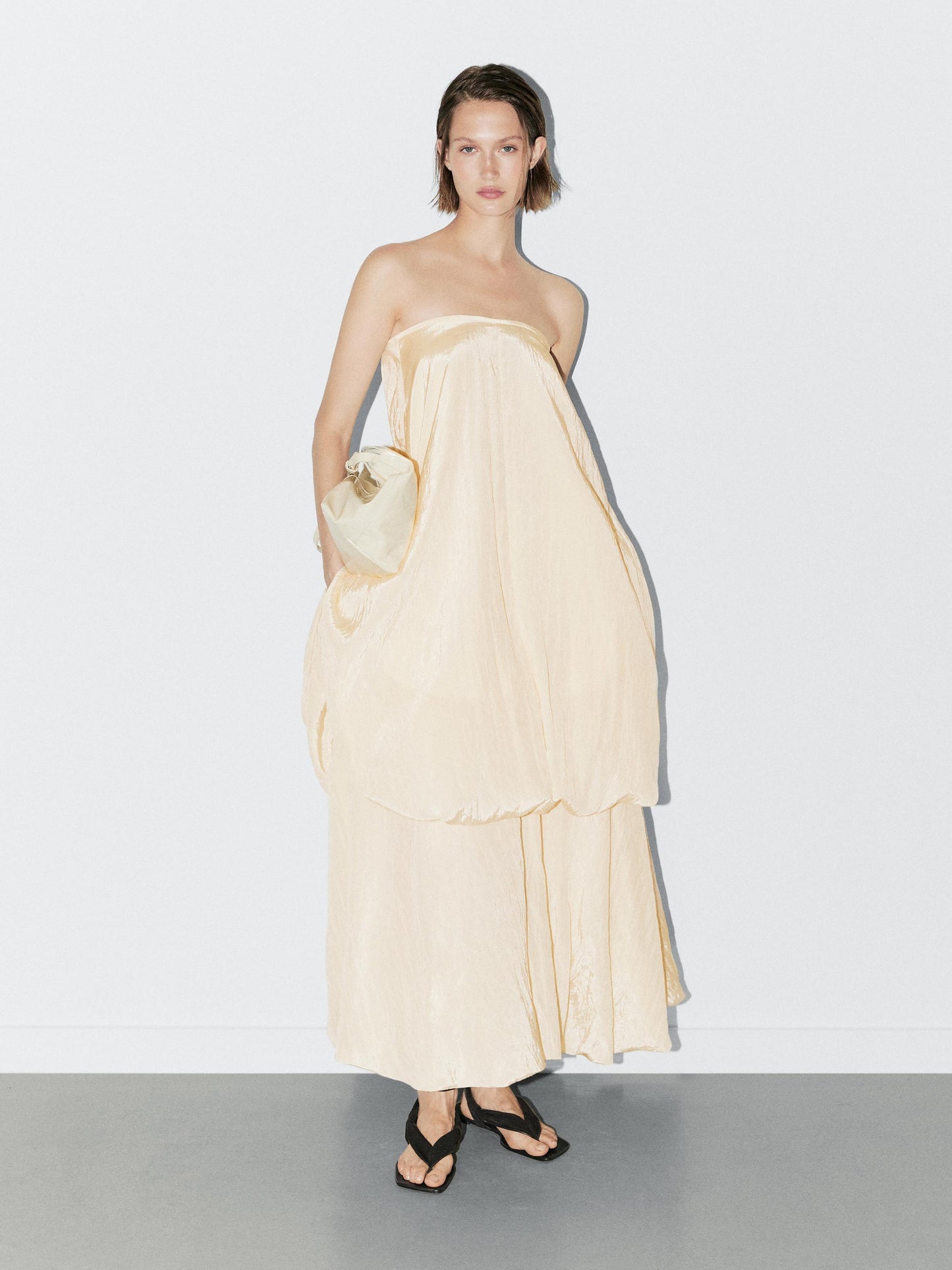 Crinkle-effect balloon midi skirt
