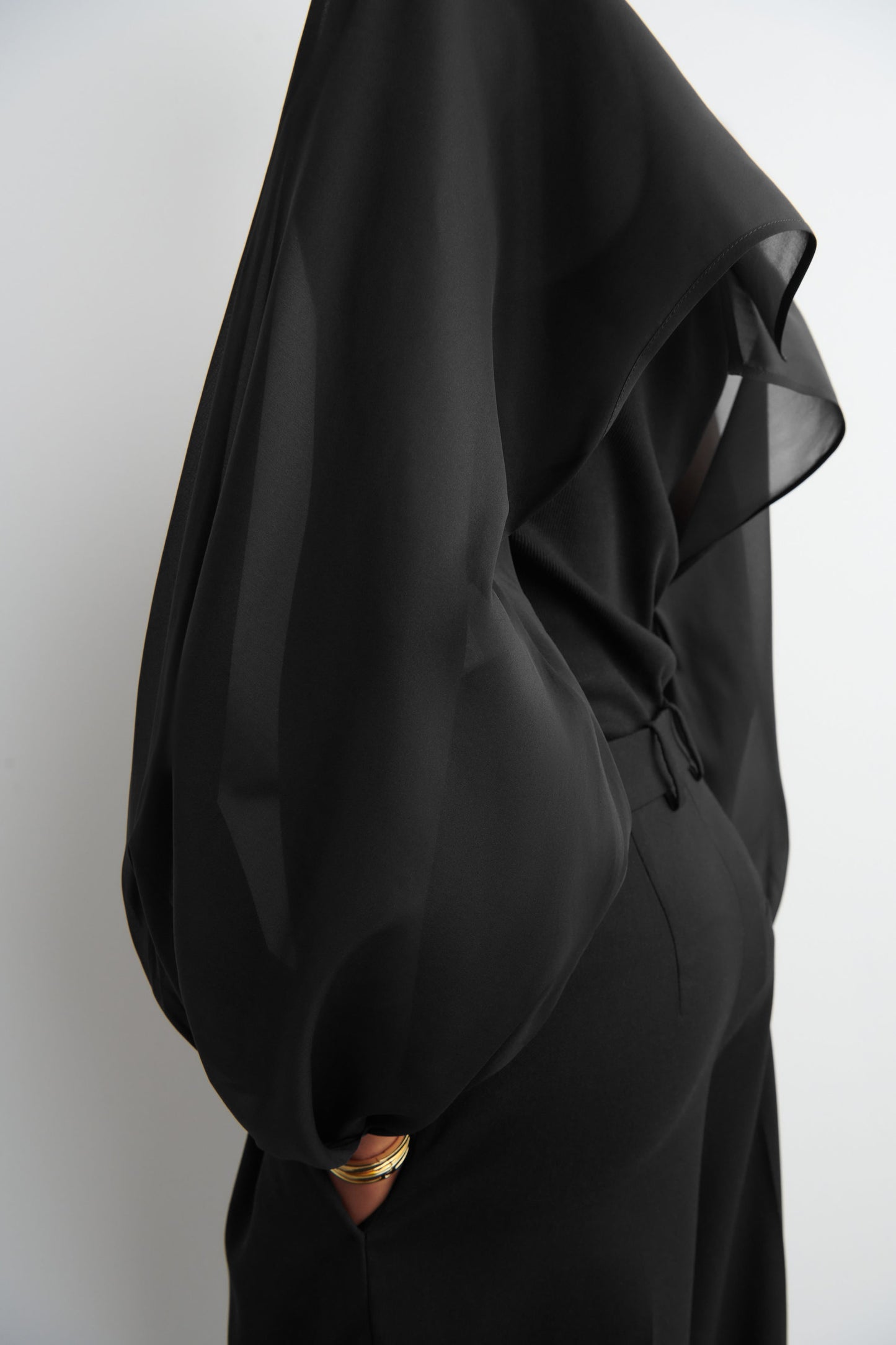 Balloon-sleeve sheer silk hybrid