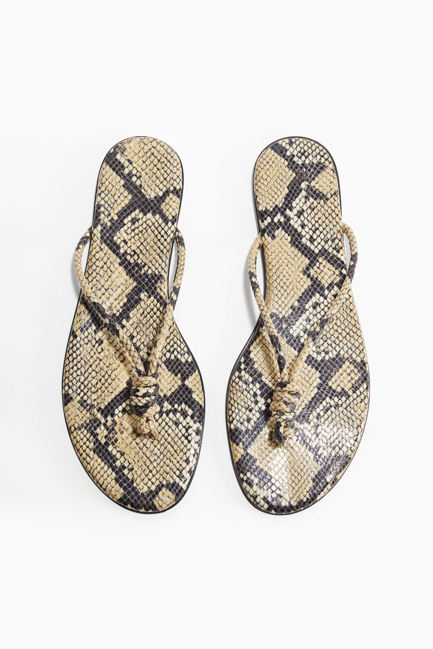 Knot-detail flip-flops