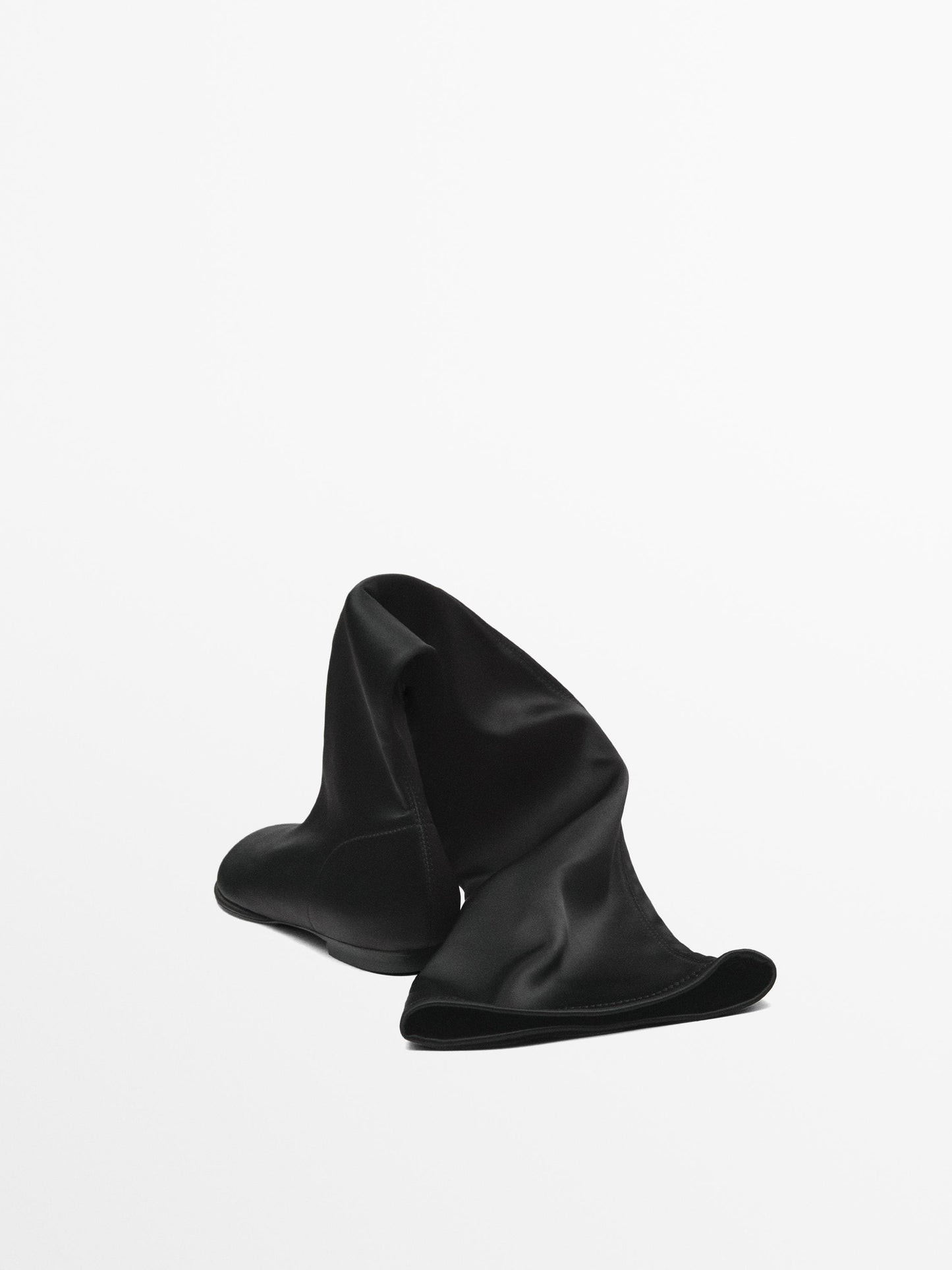 Flat satin boots