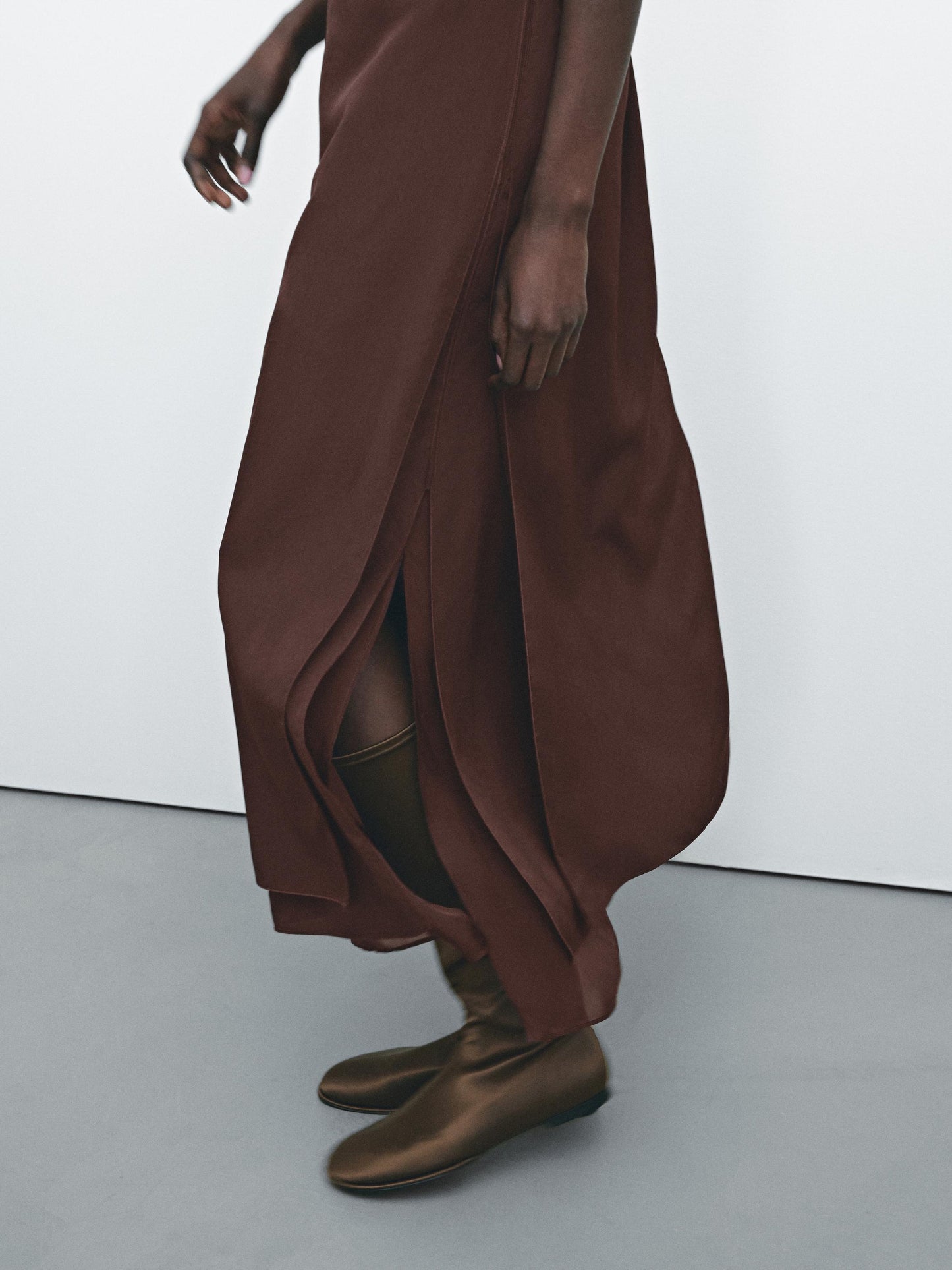Flat satin boots
