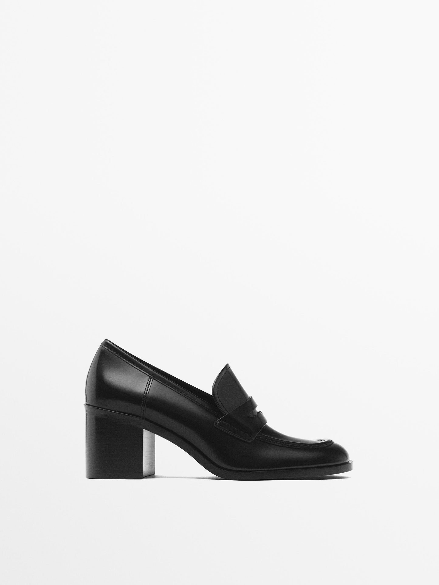 Heeled loafers