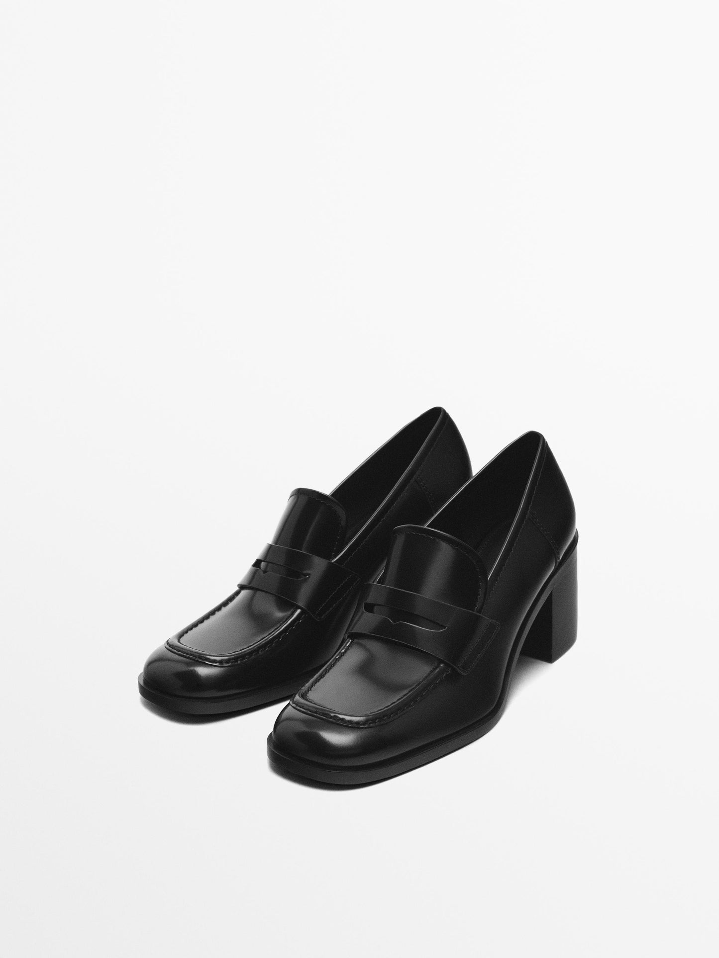 Heeled loafers