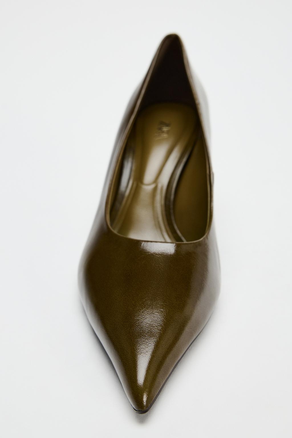 Leather high-heel shoes