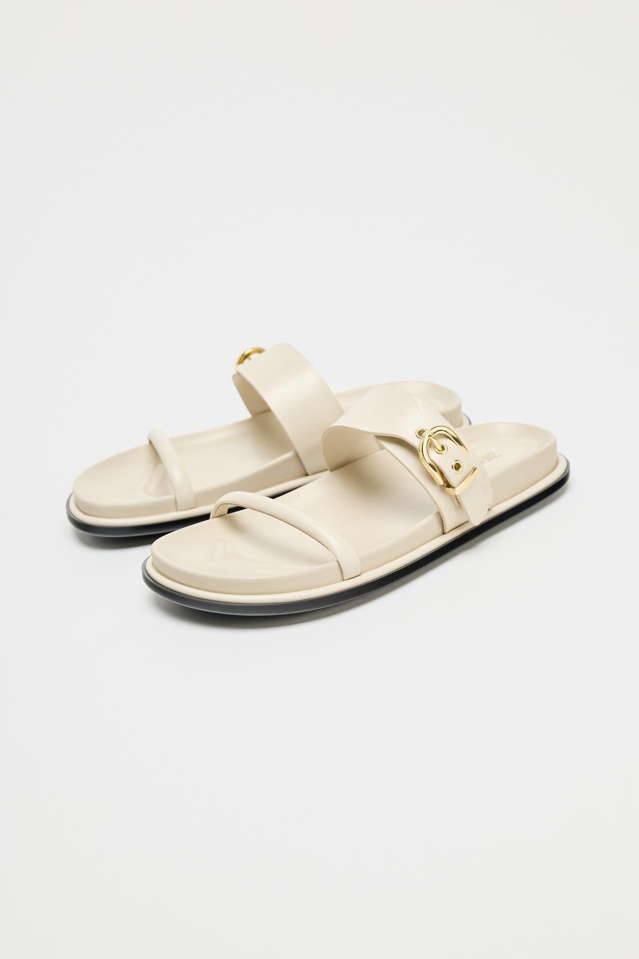 Flat Sandals with Buckle