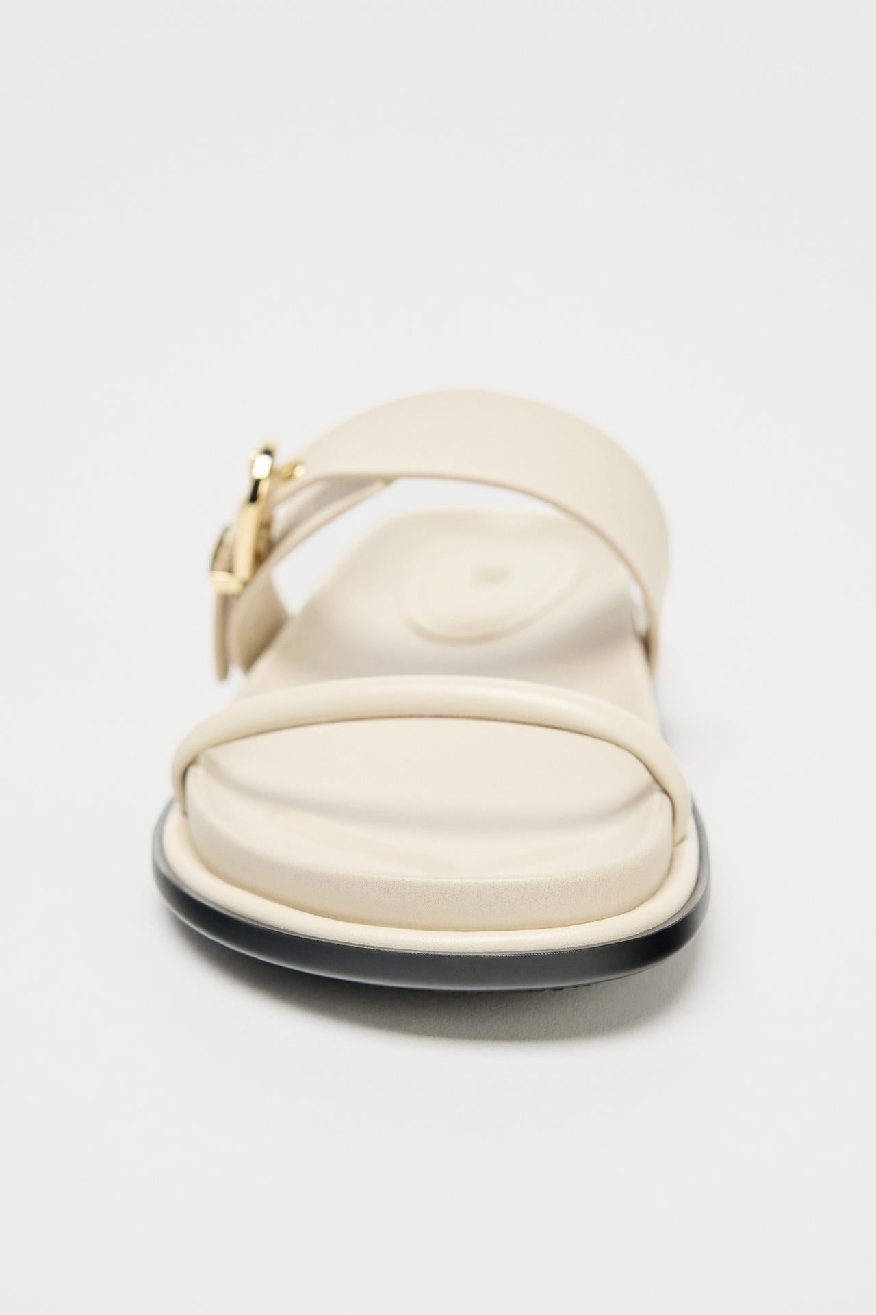 Flat Sandals with Buckle