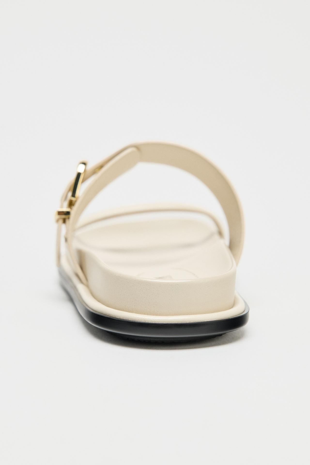 Flat Sandals with Buckle