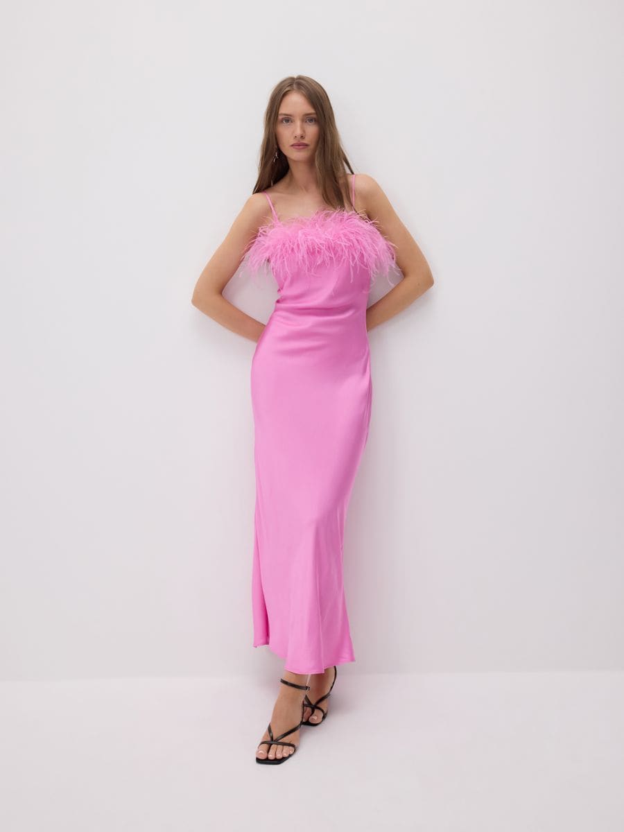 Satin dress with natural feathers