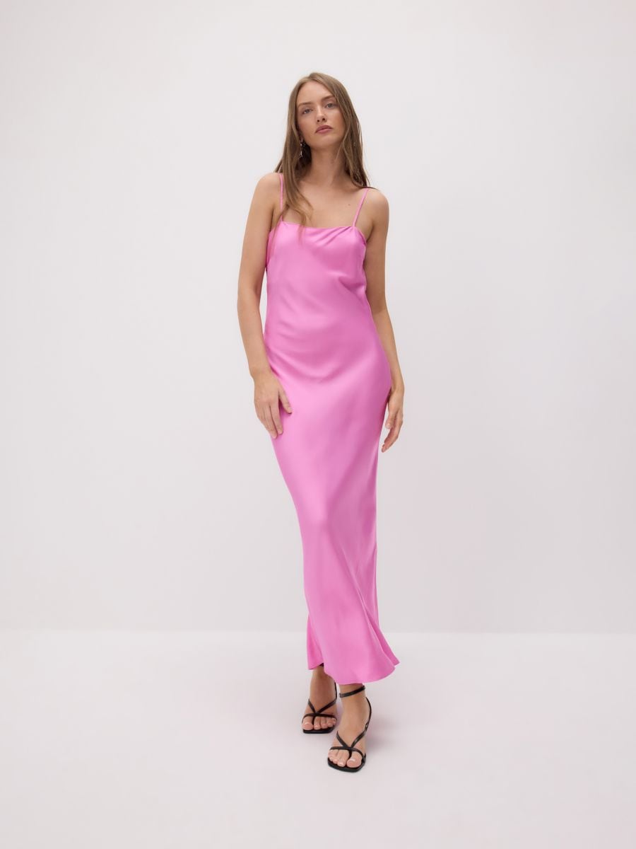 Satin dress with natural feathers