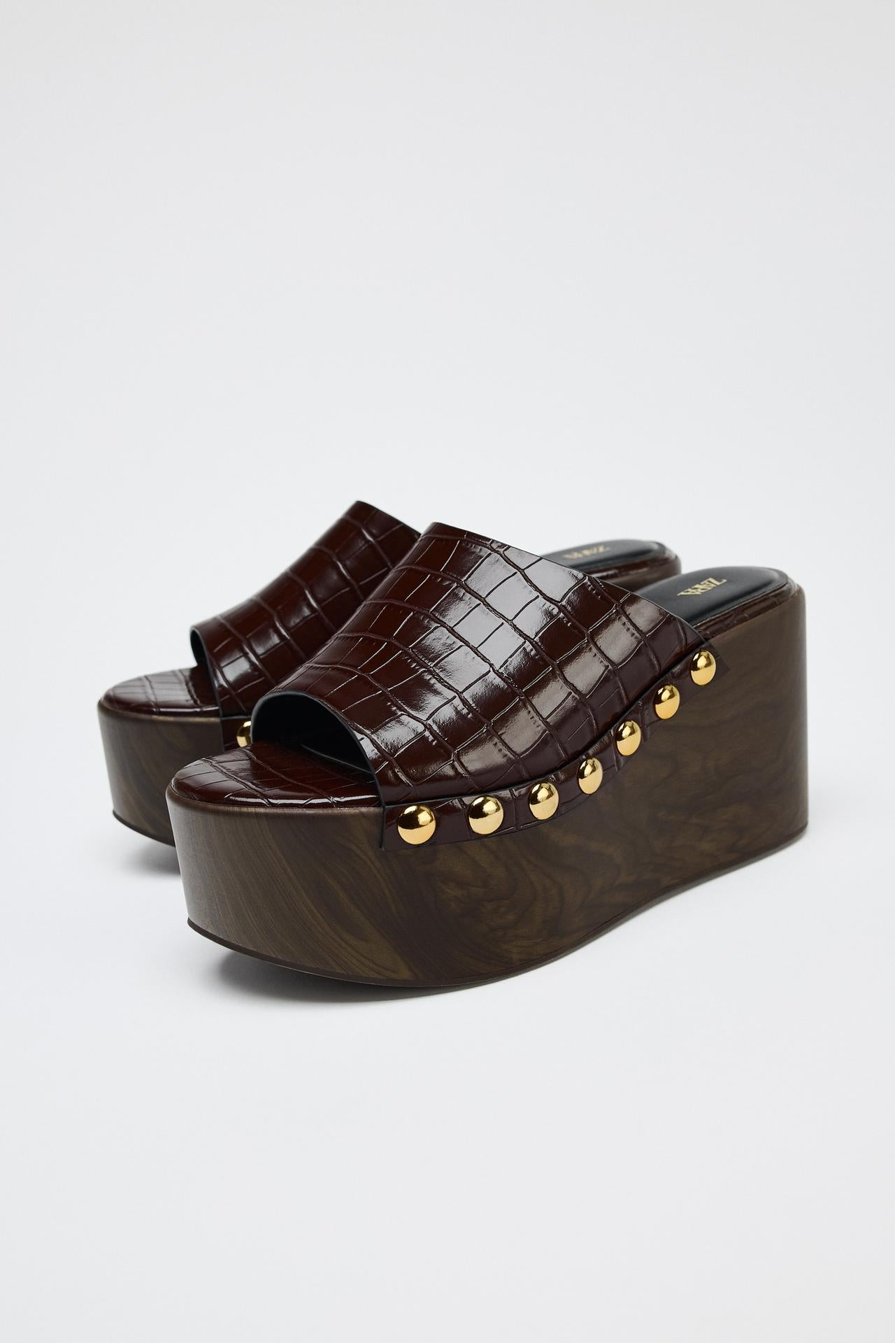 Textured platform wedges