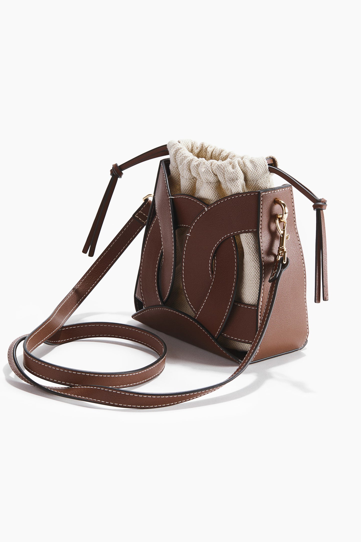 Crossbody bucket bag