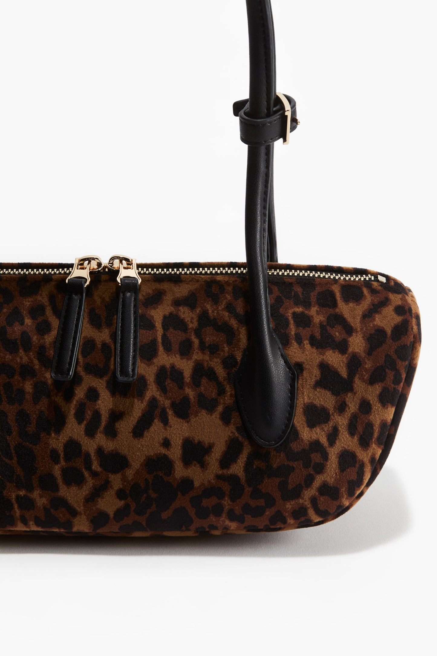 Oblong shoulder bag