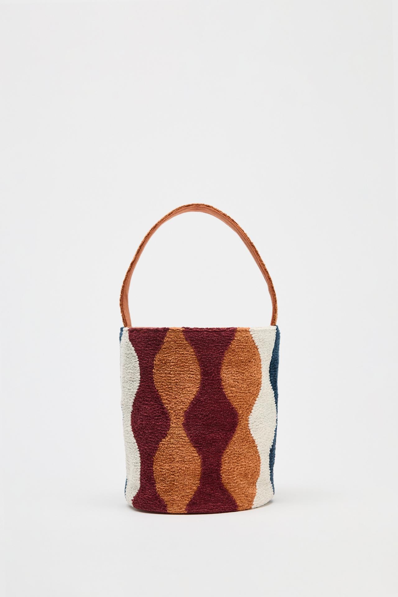 Colour-block cylindrical mini bucket bag